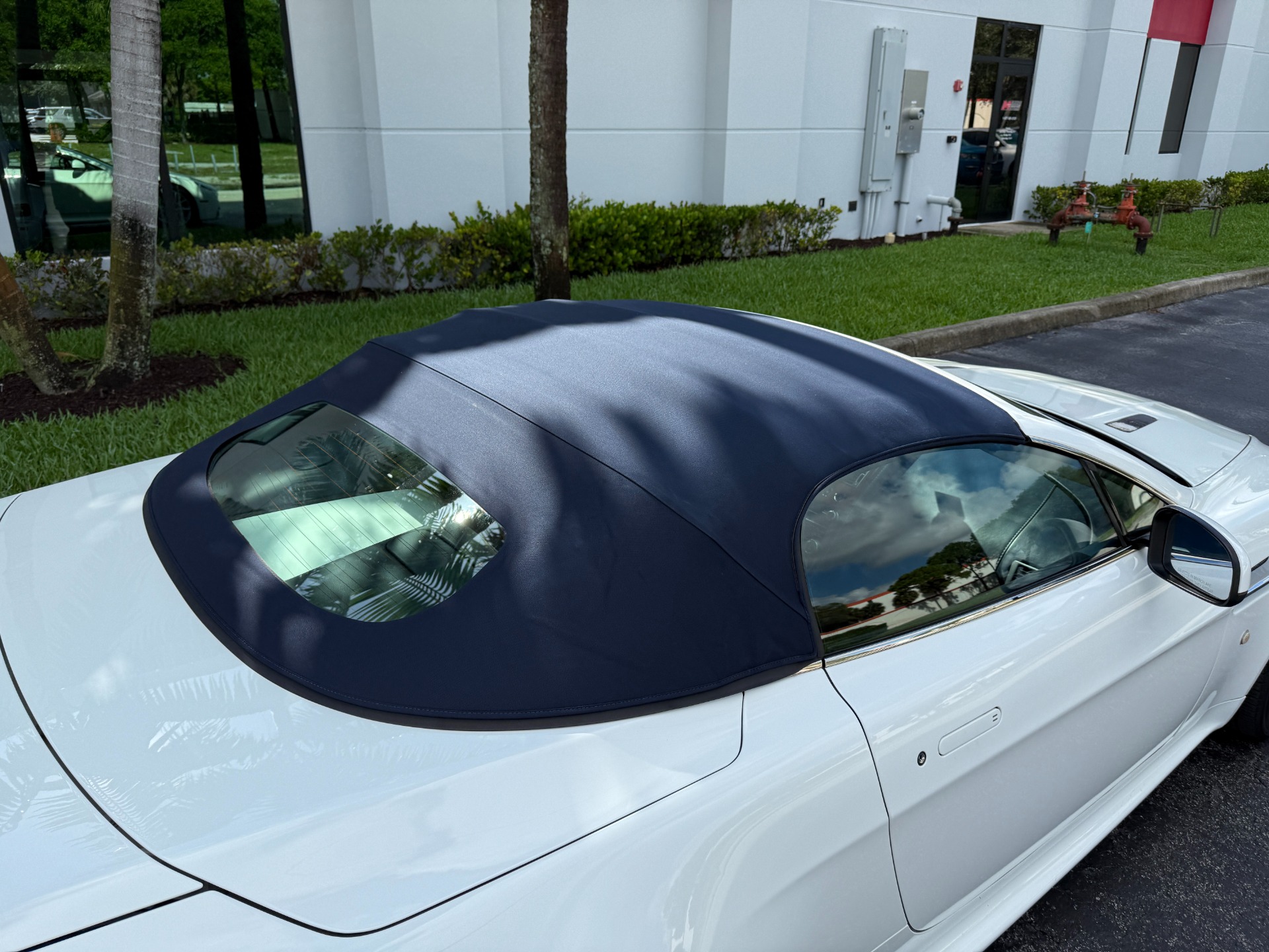 Used-2014-Aston-Martin-V8-Vantage-Roadster