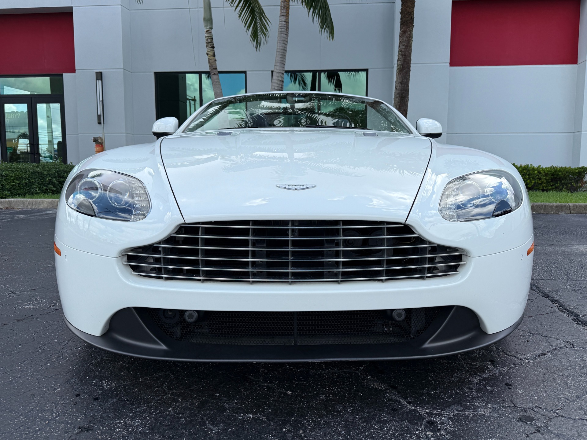 Used-2014-Aston-Martin-V8-Vantage-Roadster