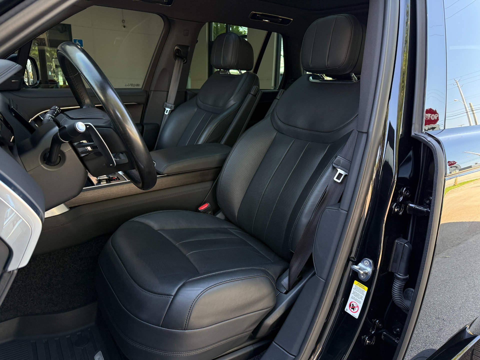 Used-2023-Land-Rover-Range-Rover-P400-SE