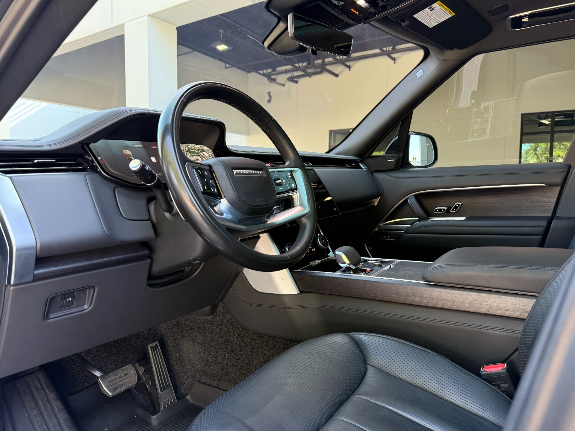 Used-2023-Land-Rover-Range-Rover-P400-SE