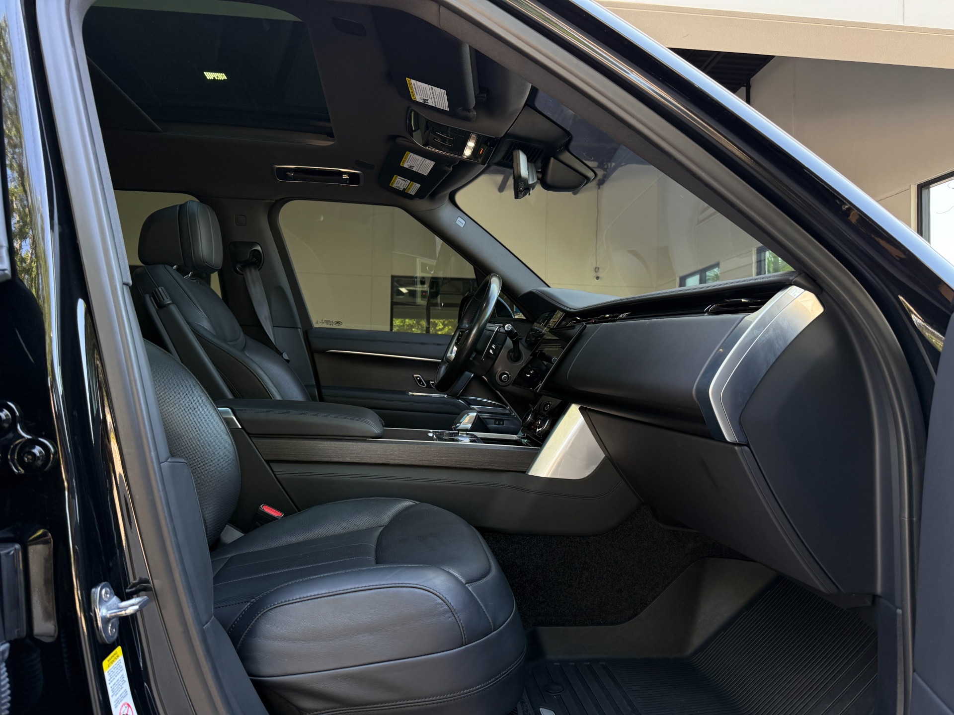 Used-2023-Land-Rover-Range-Rover-P400-SE