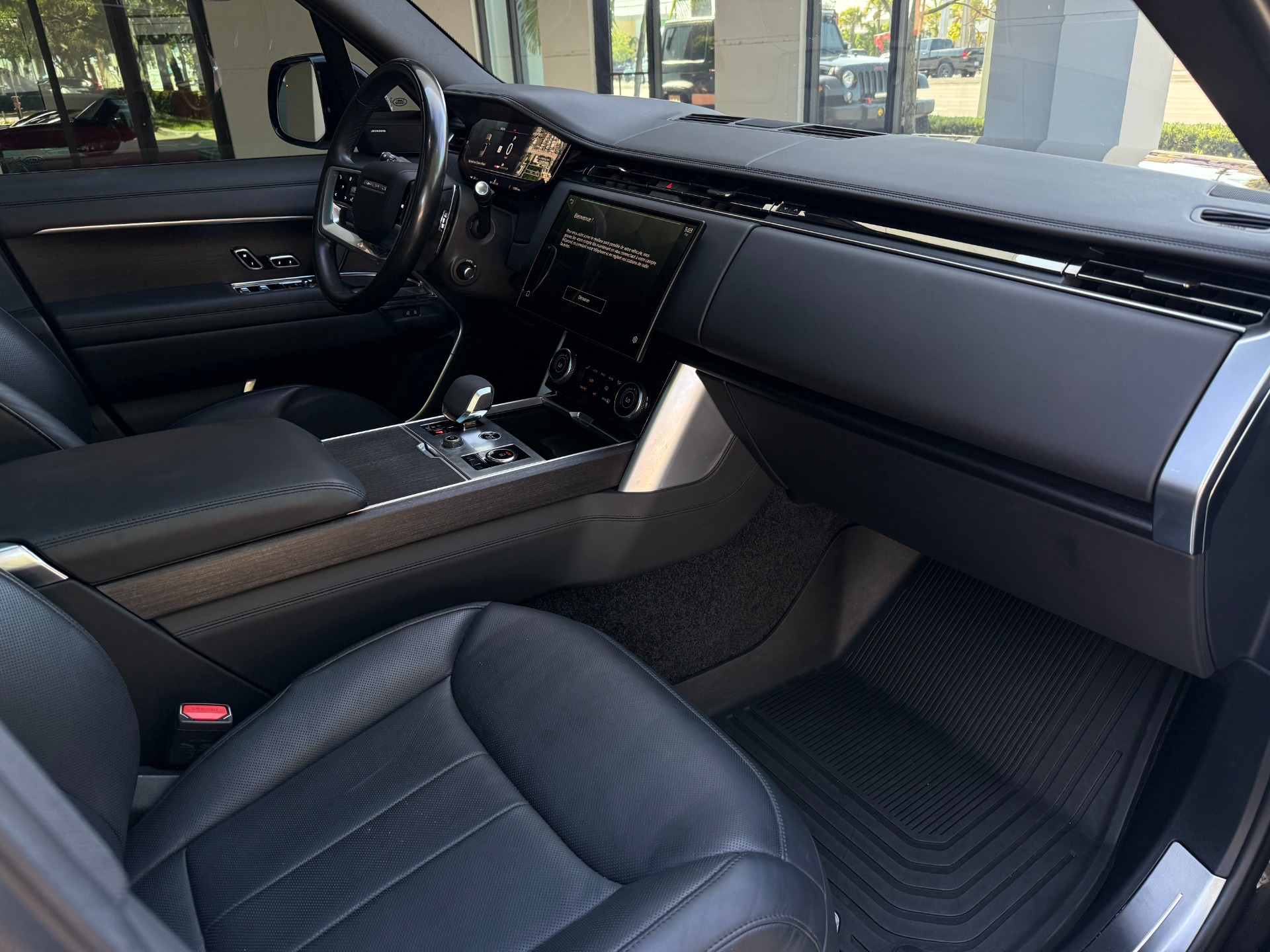 Used-2023-Land-Rover-Range-Rover-P400-SE