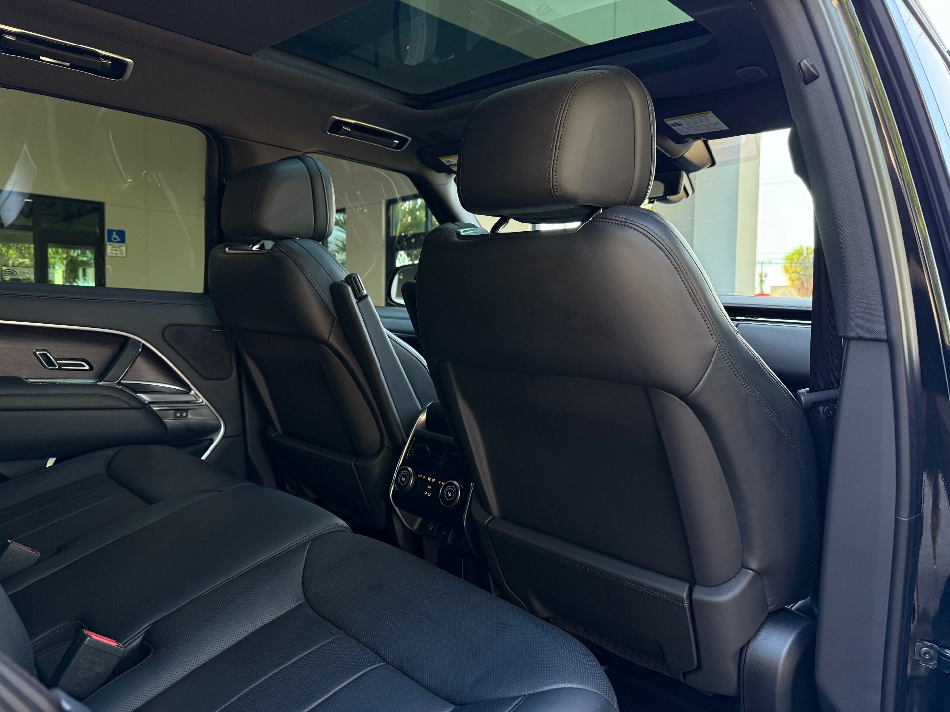 Used-2023-Land-Rover-Range-Rover-P400-SE
