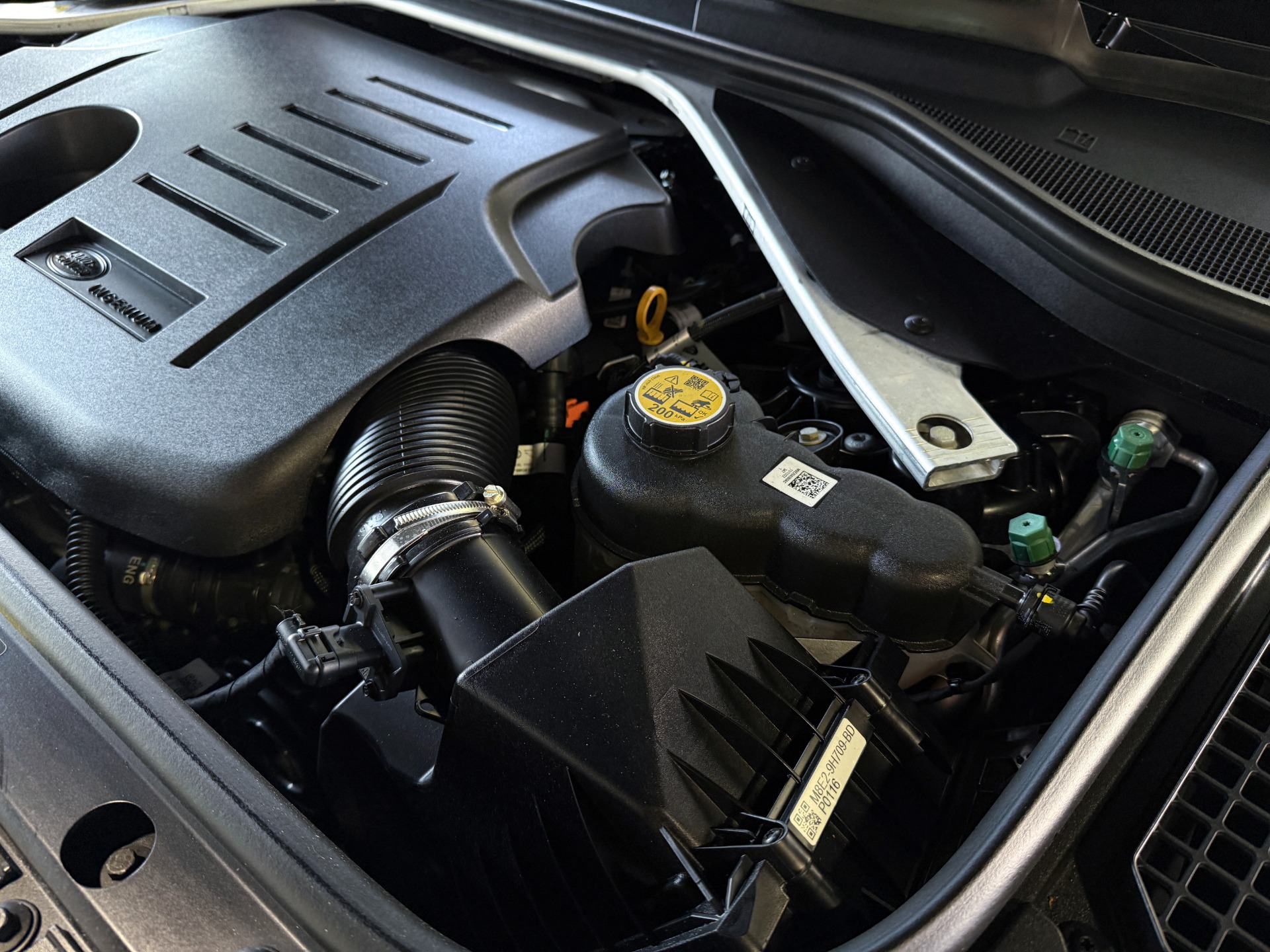 Used-2023-Land-Rover-Range-Rover-P400-SE