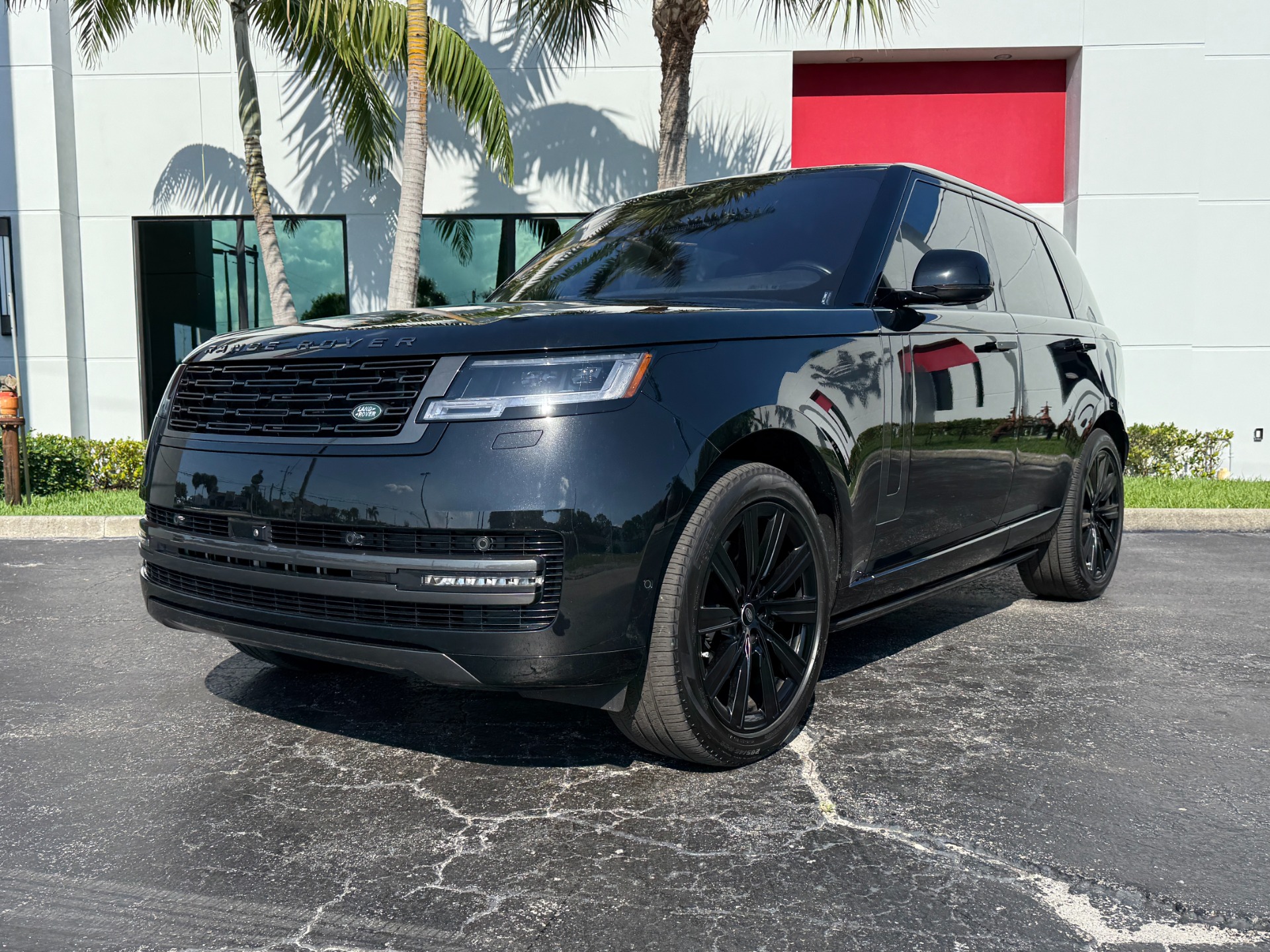 Used-2023-Land-Rover-Range-Rover-P400-SE