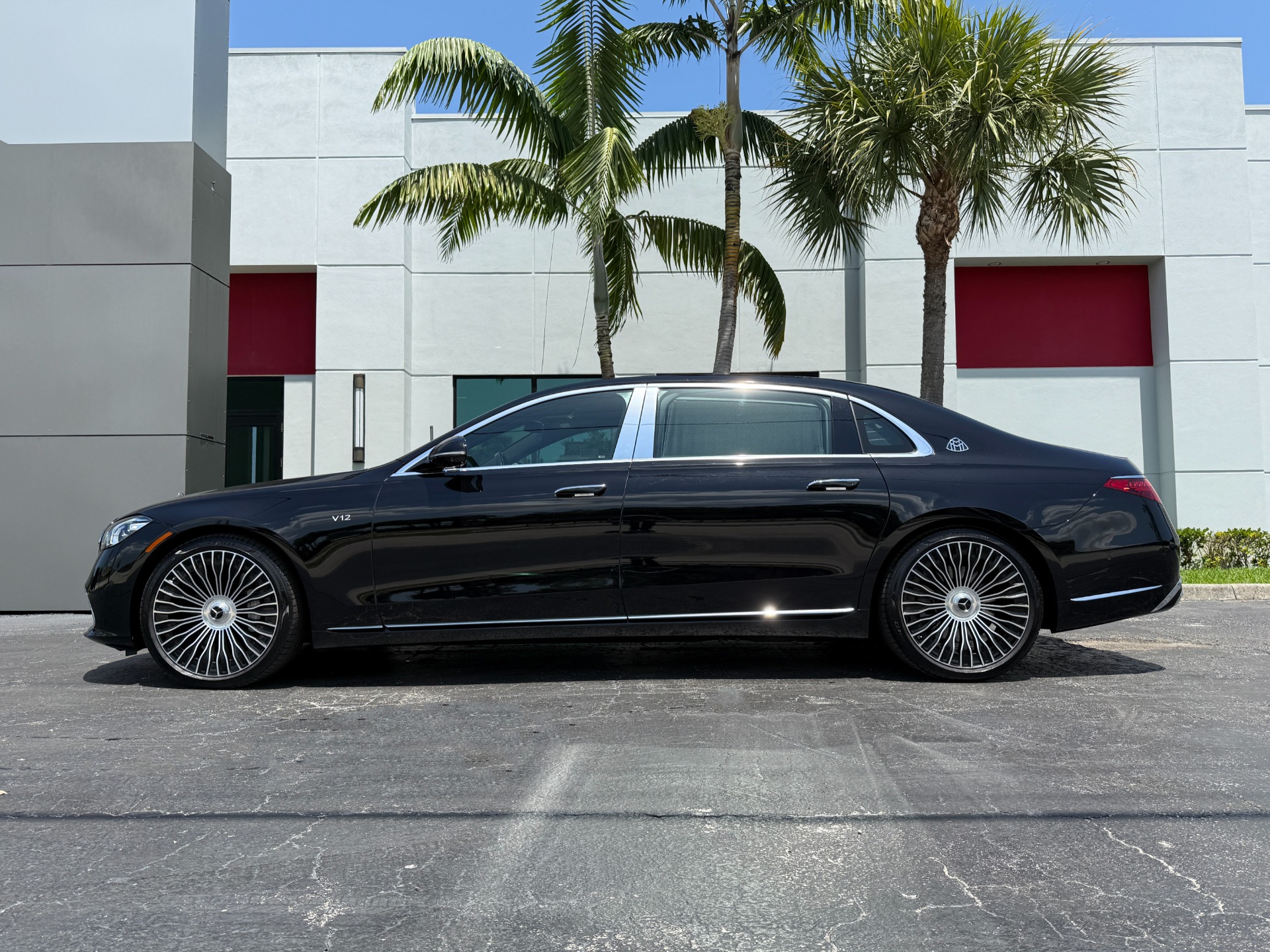 Used-2024-Mercedes-Benz-S-Class-Mercedes-Maybach-S-680-4MATIC
