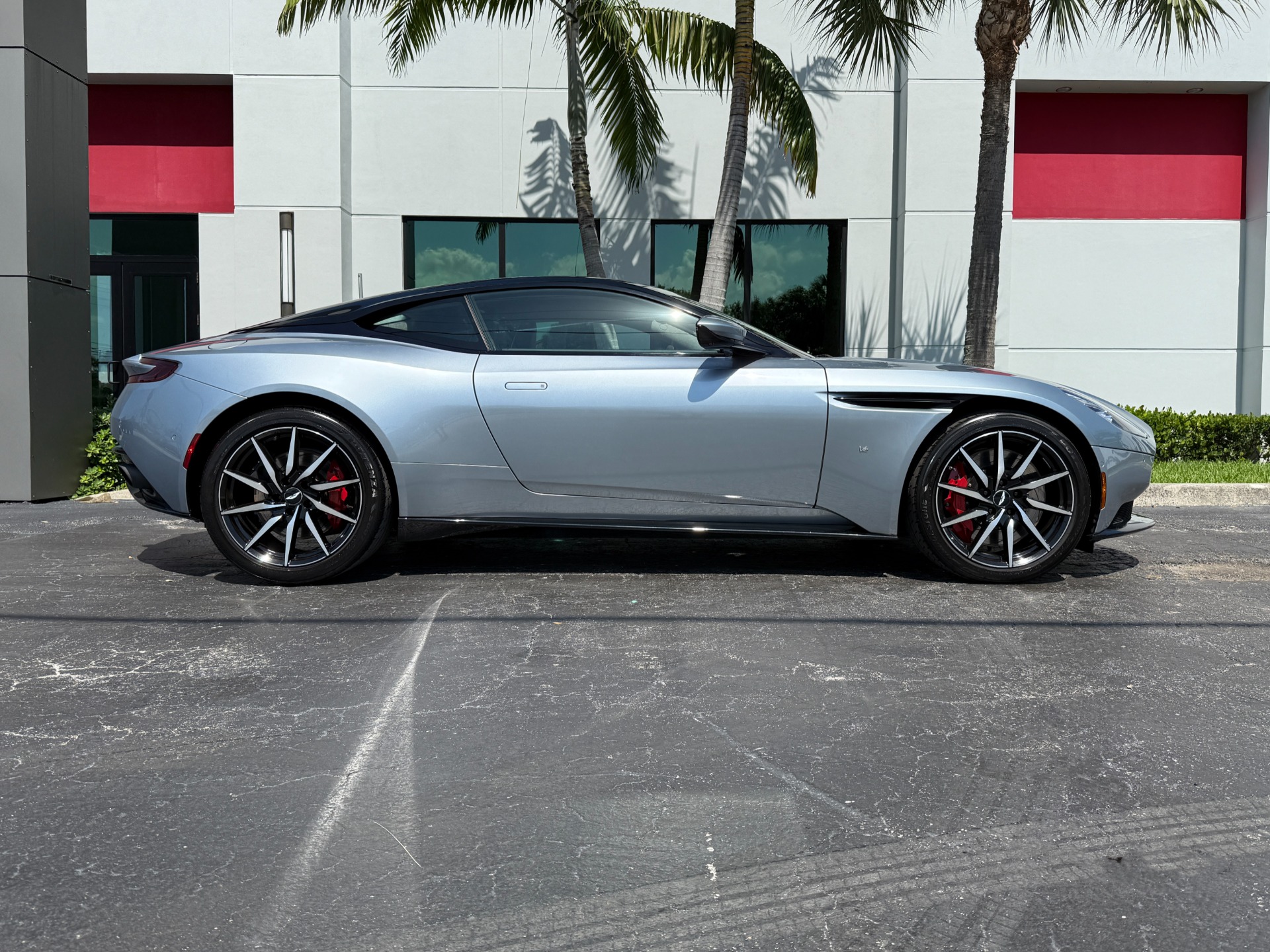 Used-2018-Aston-Martin-DB11-V12