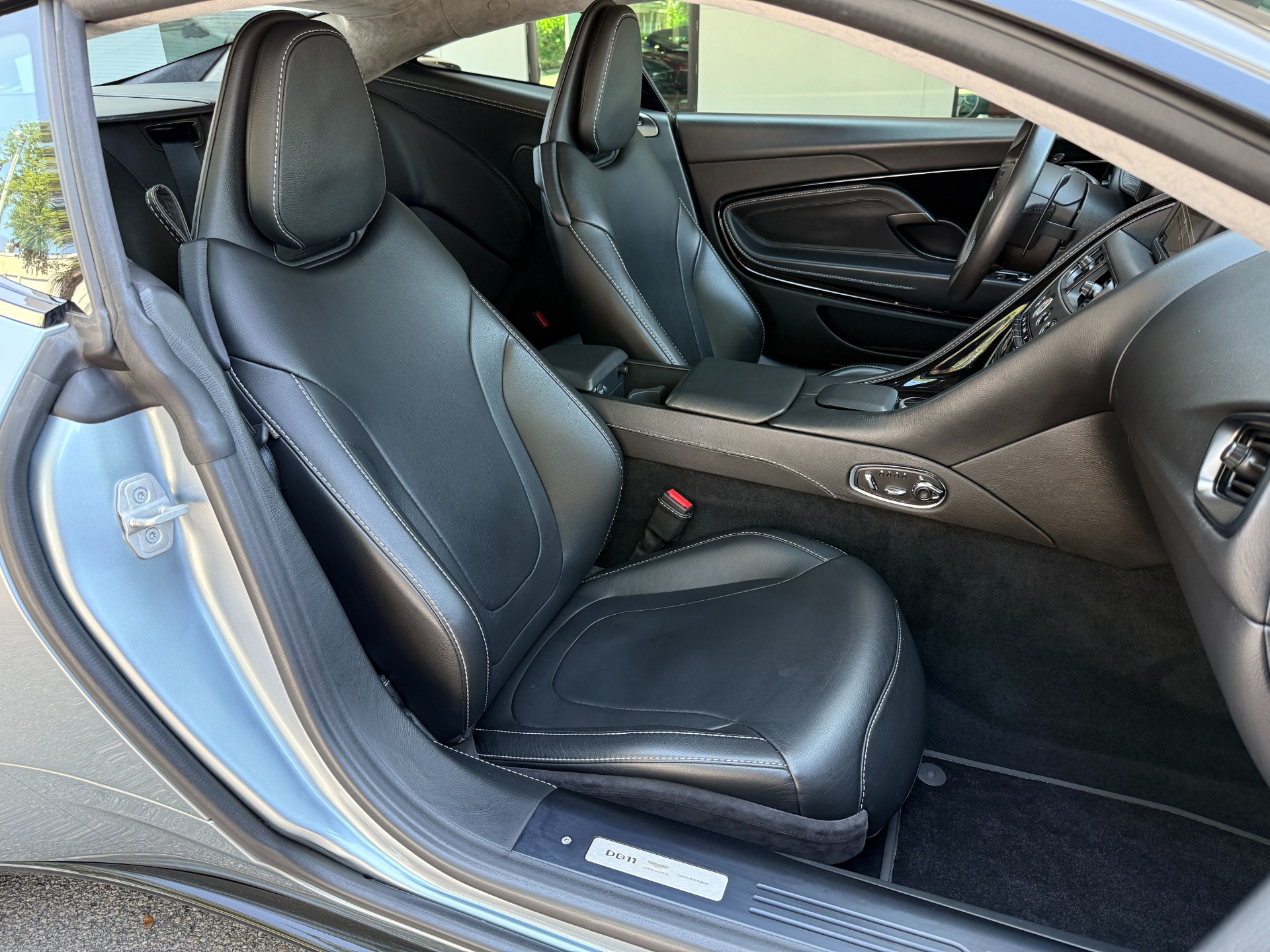 Used-2018-Aston-Martin-DB11-V12