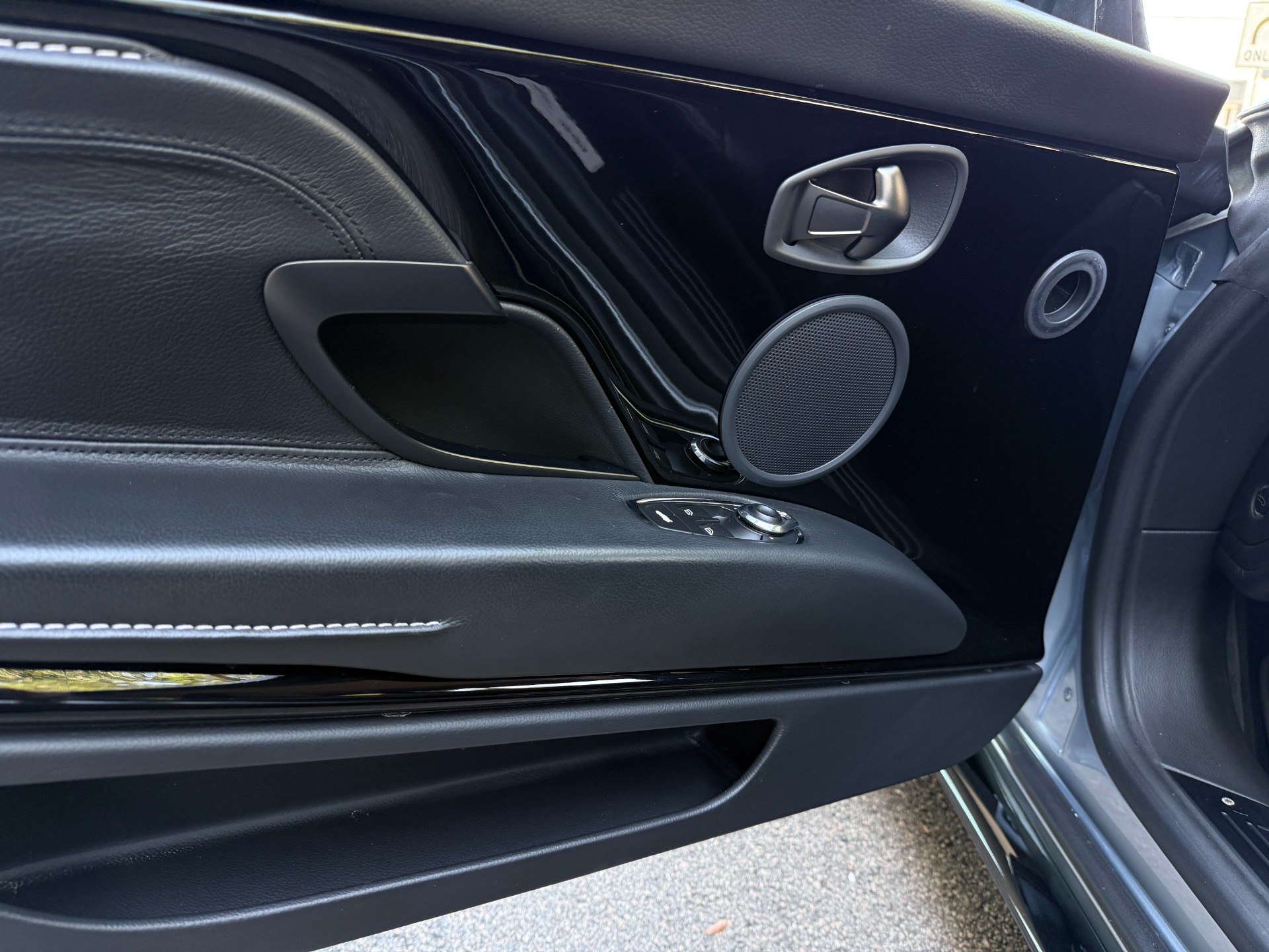 Used-2018-Aston-Martin-DB11-V12