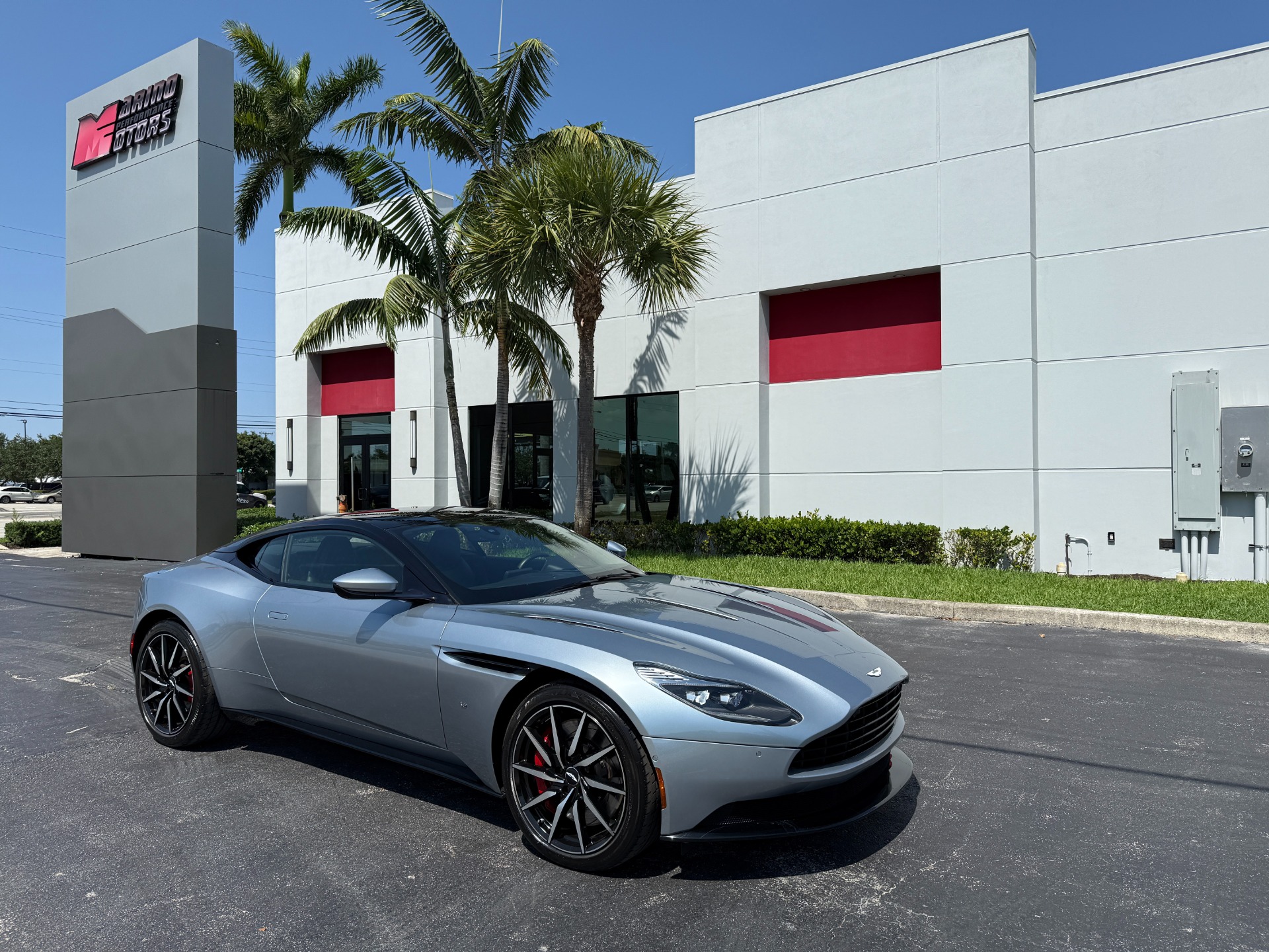 Used-2018-Aston-Martin-DB11-V12