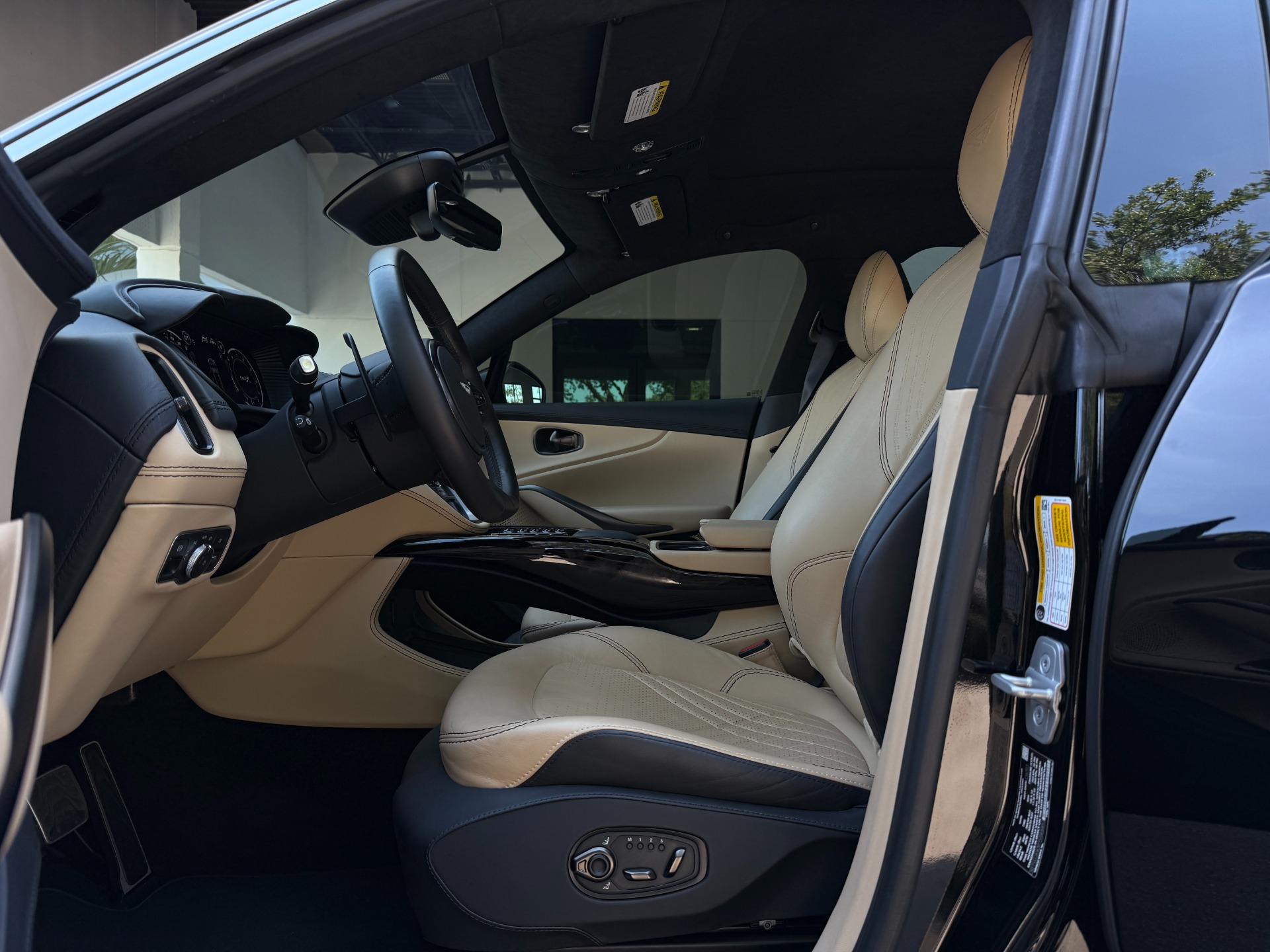 Used-2023-Aston-Martin-DBX