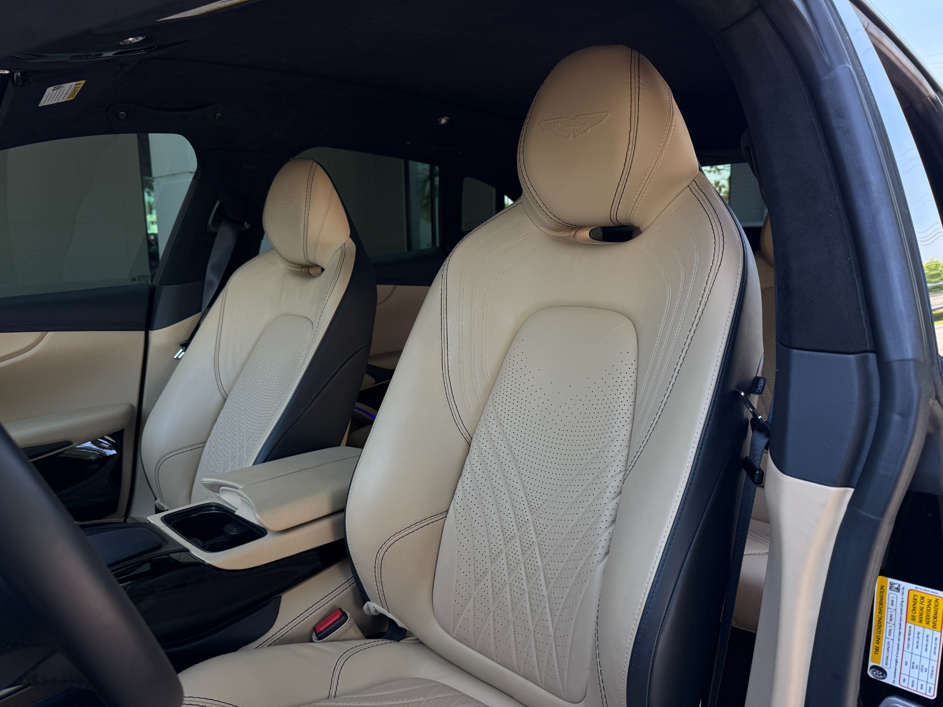 Used-2023-Aston-Martin-DBX