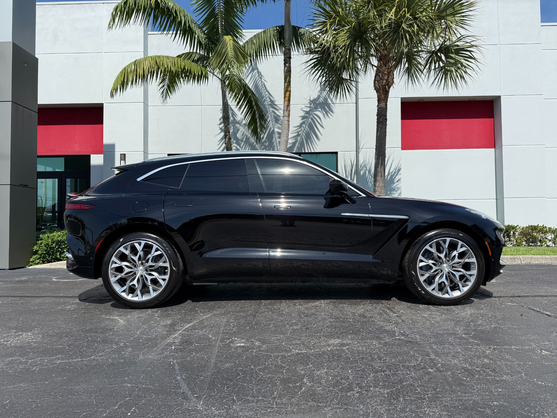 Used-2023-Aston-Martin-DBX