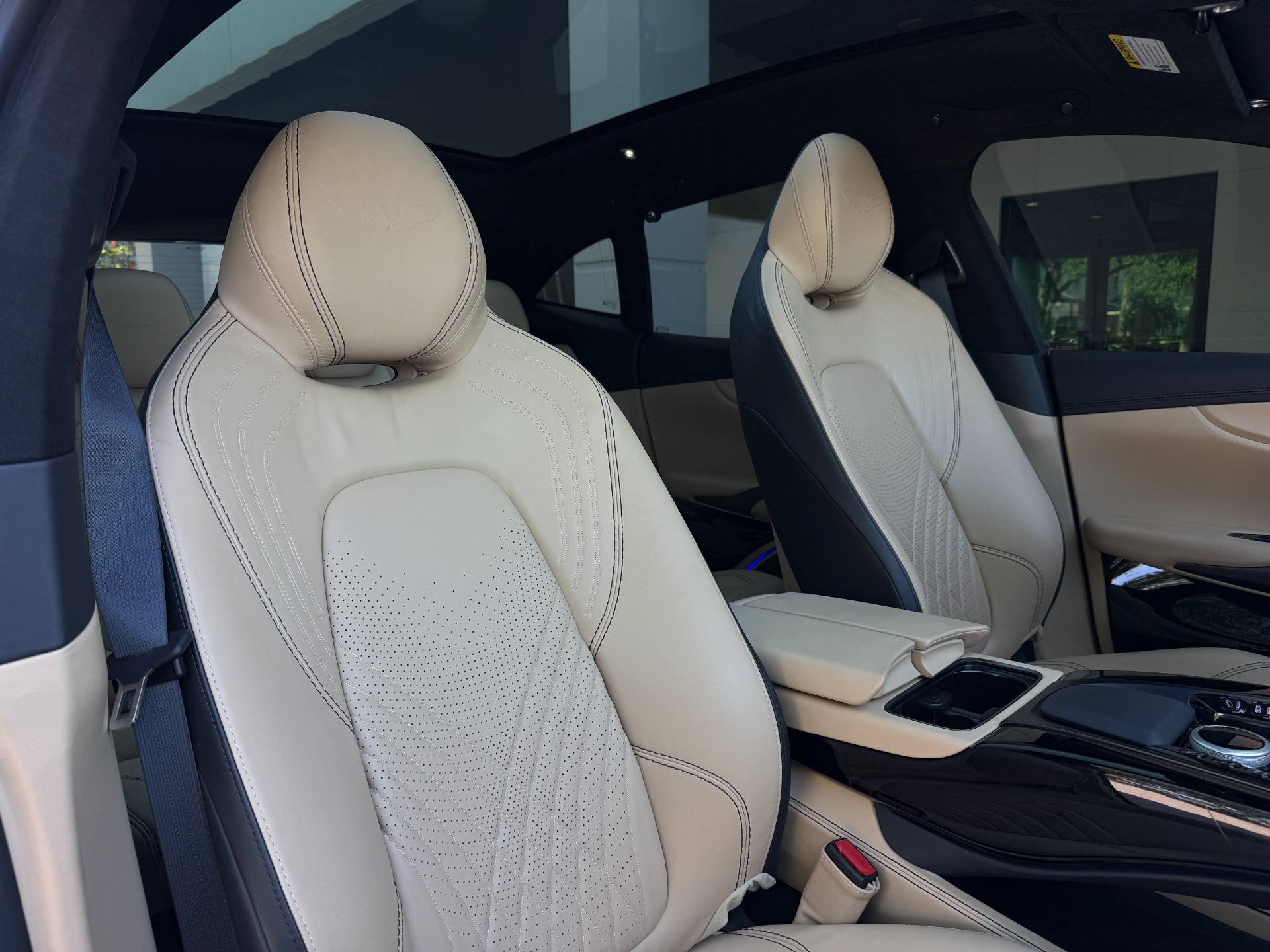 Used-2023-Aston-Martin-DBX