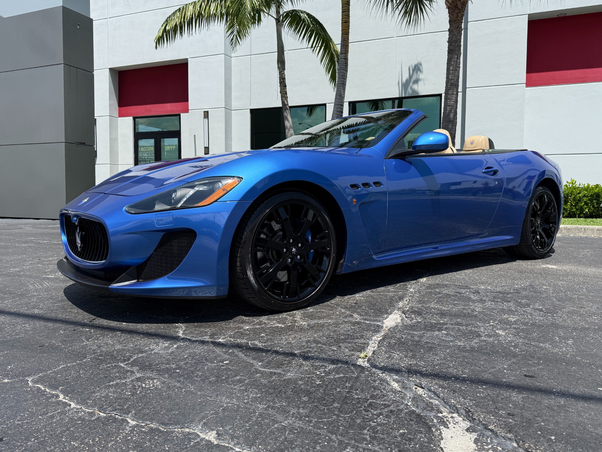Used-2014-Maserati-GranTurismo-MC