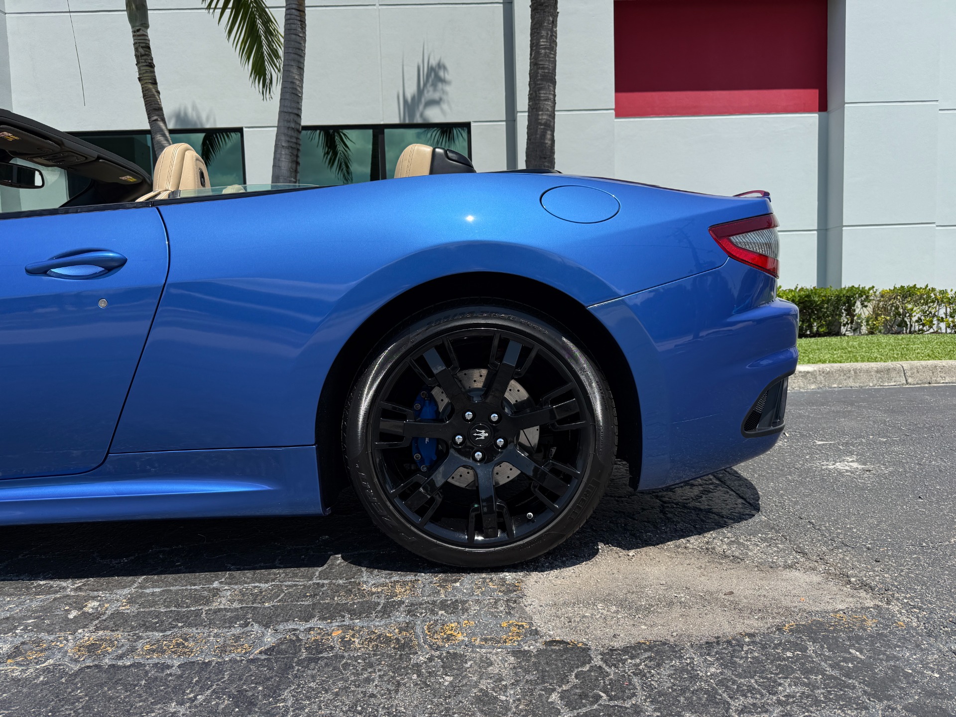 Used-2014-Maserati-GranTurismo-MC