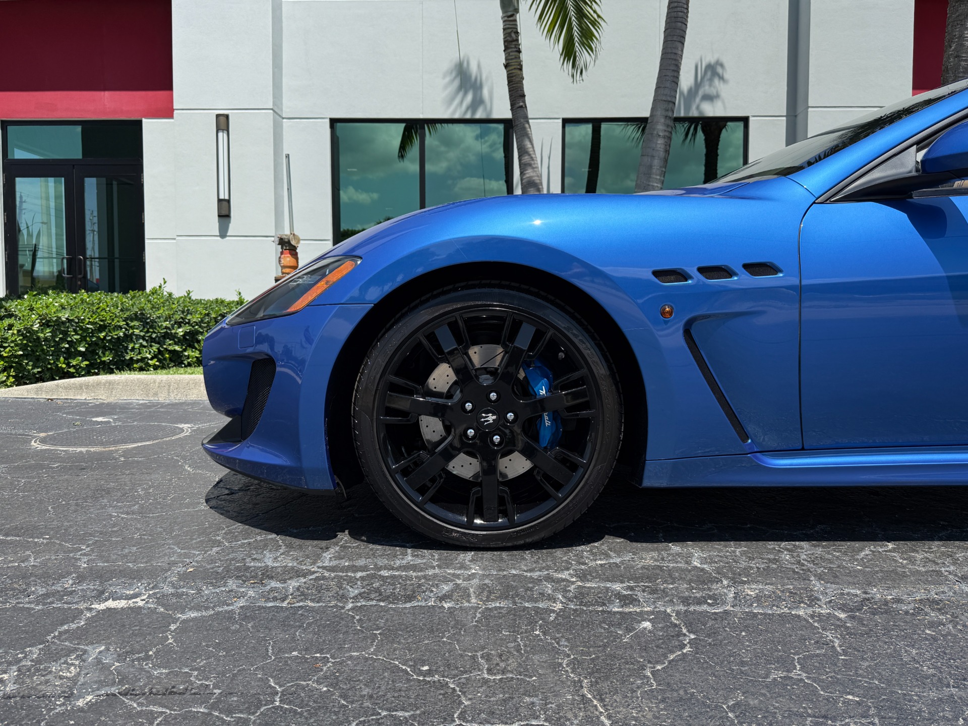 Used-2014-Maserati-GranTurismo-MC