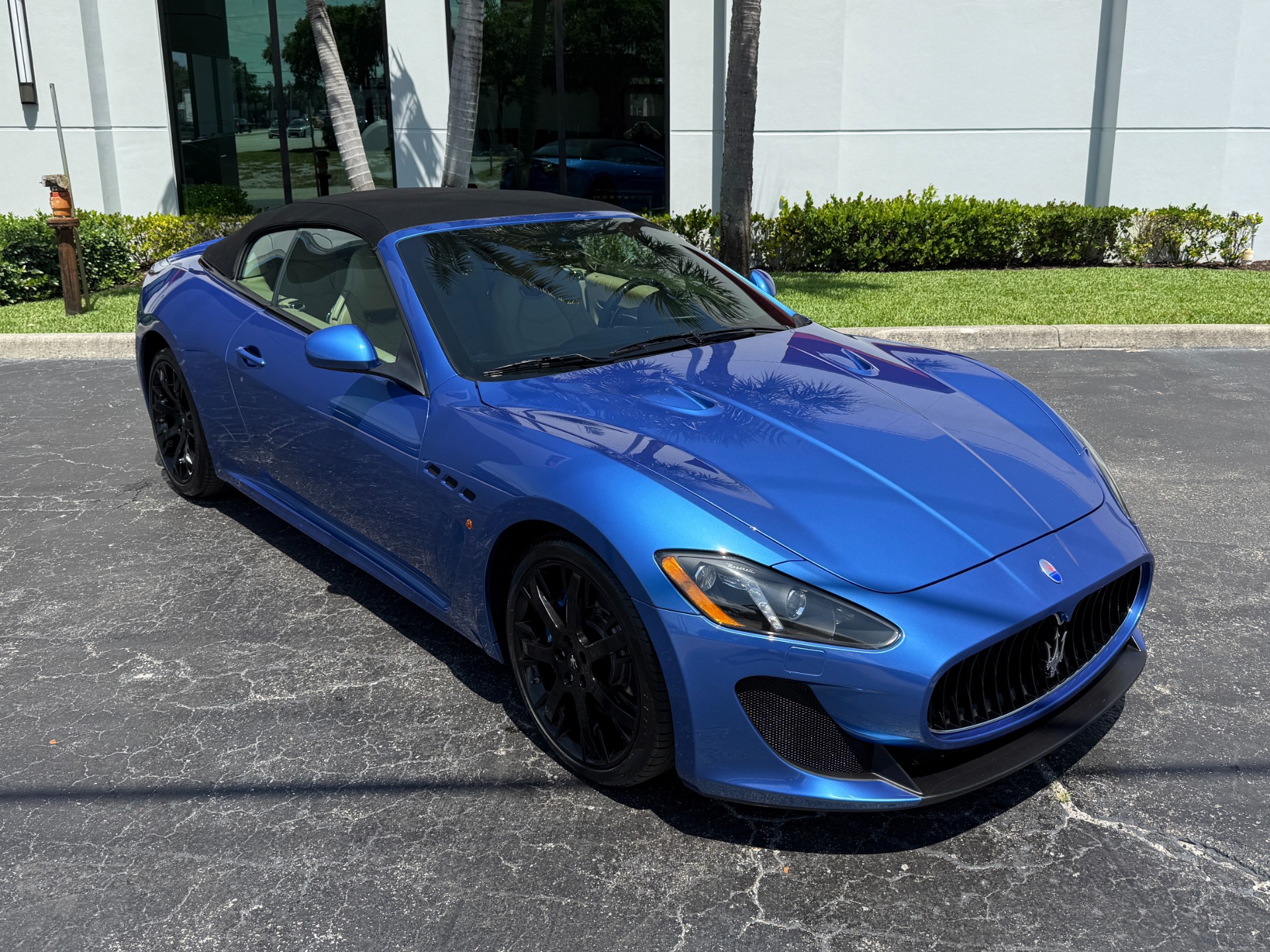 Used-2014-Maserati-GranTurismo-MC