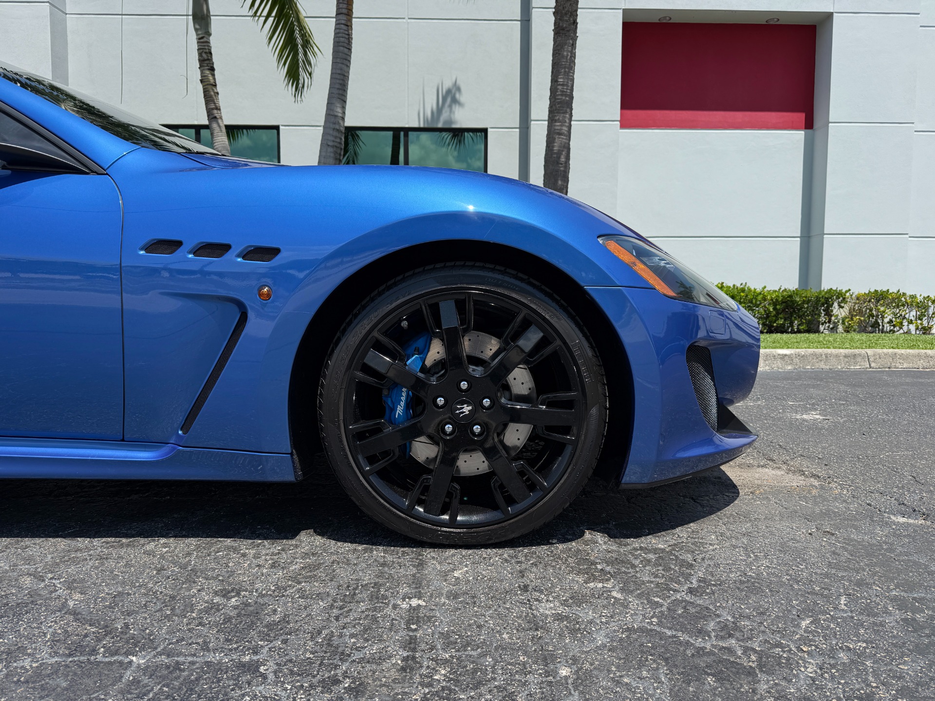 Used-2014-Maserati-GranTurismo-MC