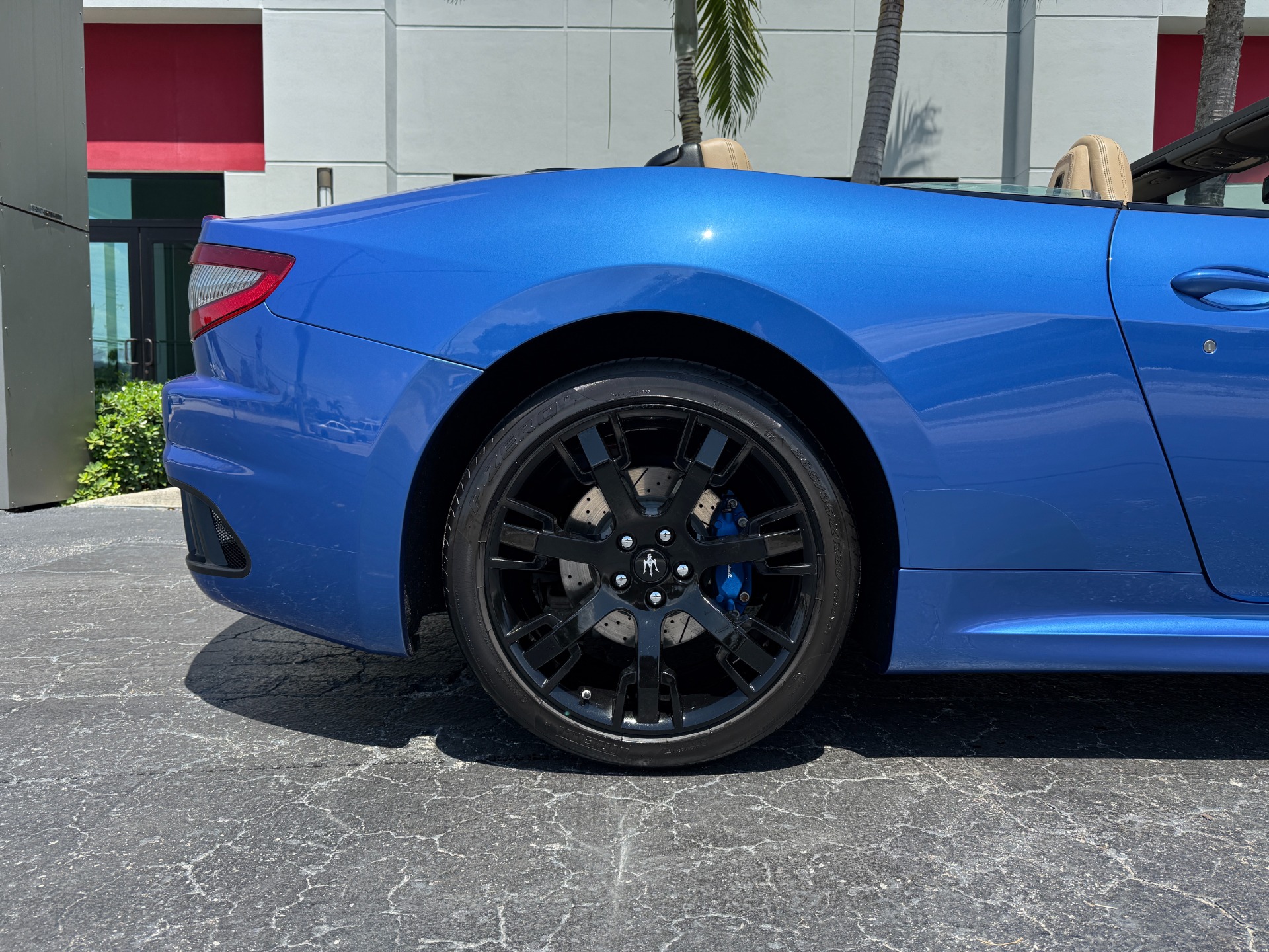 Used-2014-Maserati-GranTurismo-MC