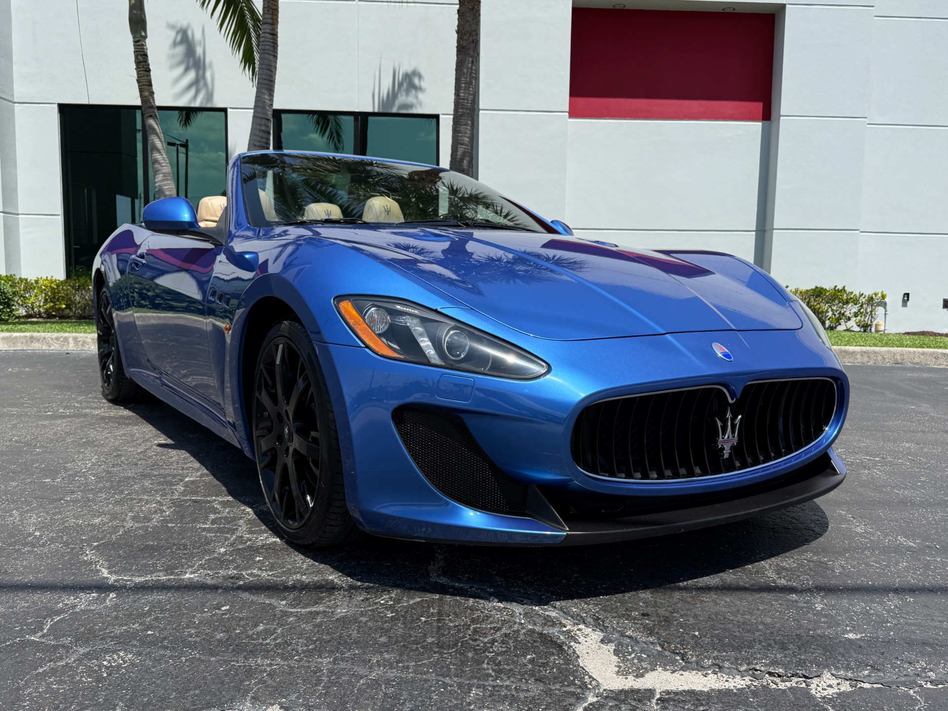 Used-2014-Maserati-GranTurismo-MC