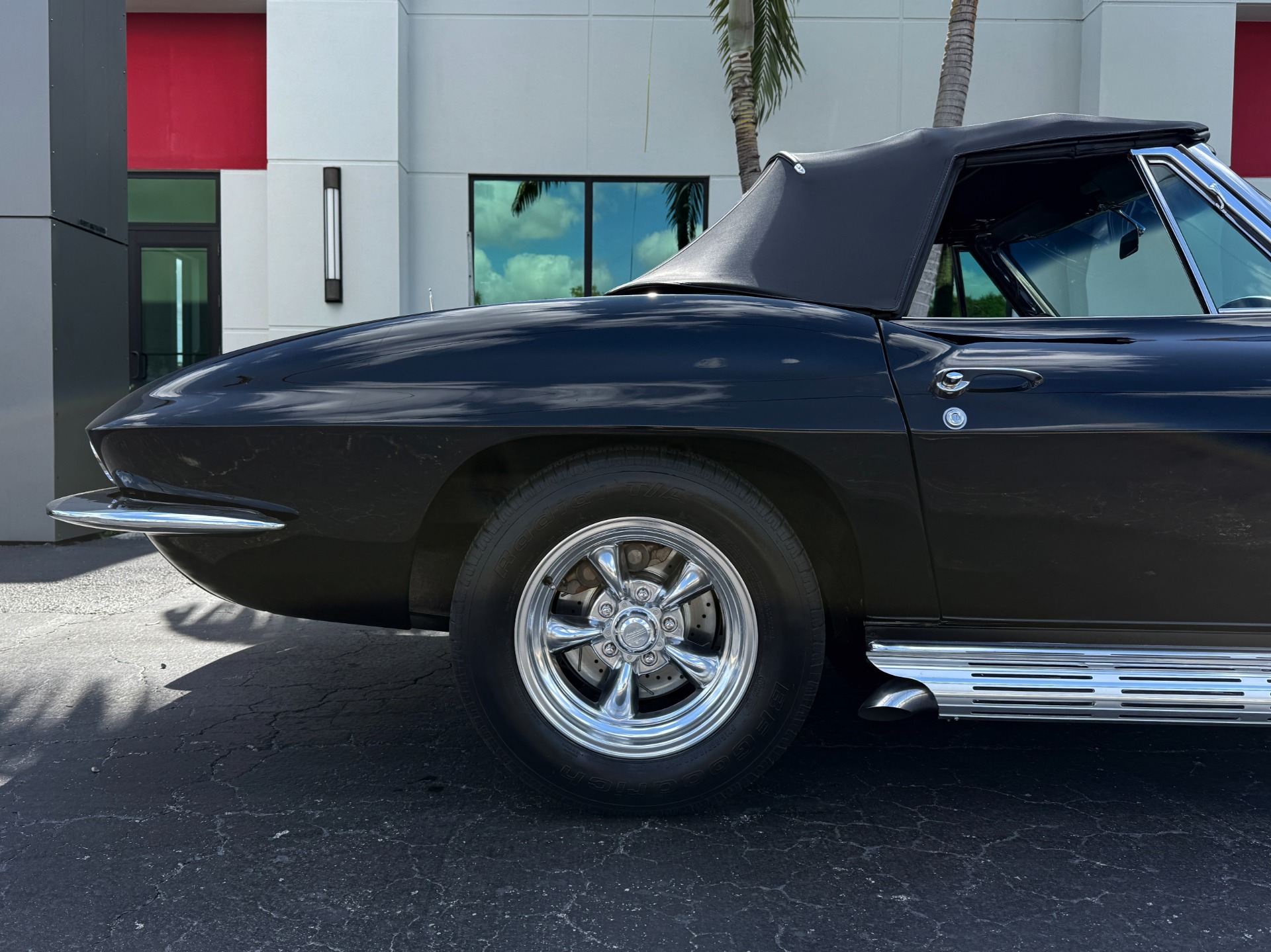 Used-1965-Chevrolet-Corvette-Sting-Ray