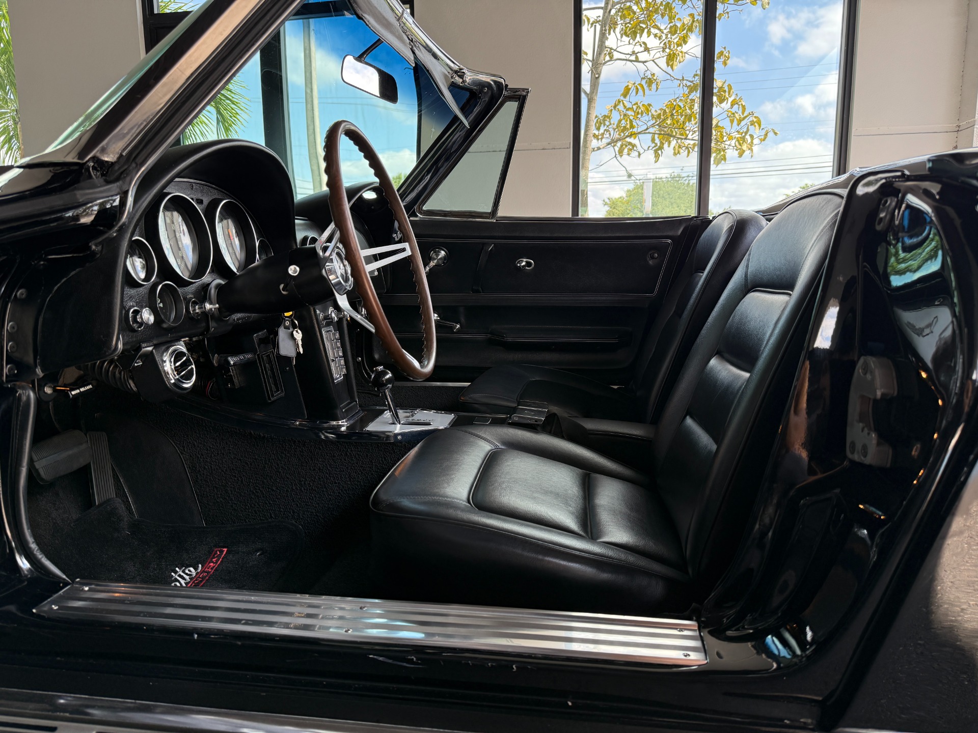 Used-1965-Chevrolet-Corvette-Sting-Ray