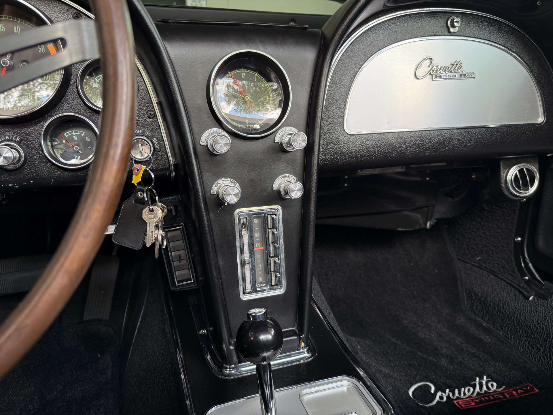 Used-1965-Chevrolet-Corvette-Sting-Ray