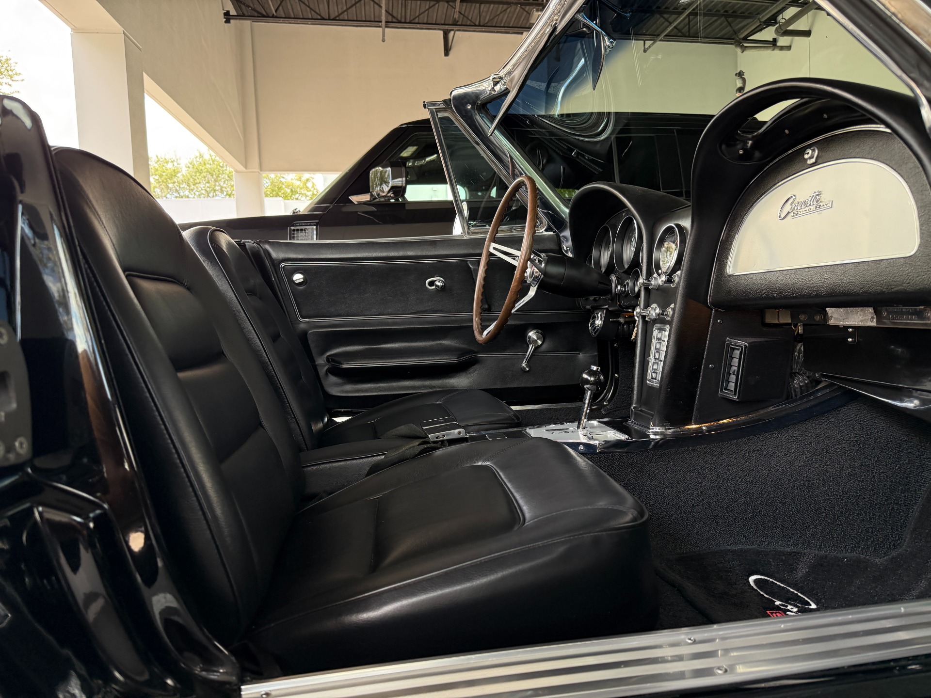 Used-1965-Chevrolet-Corvette-Sting-Ray