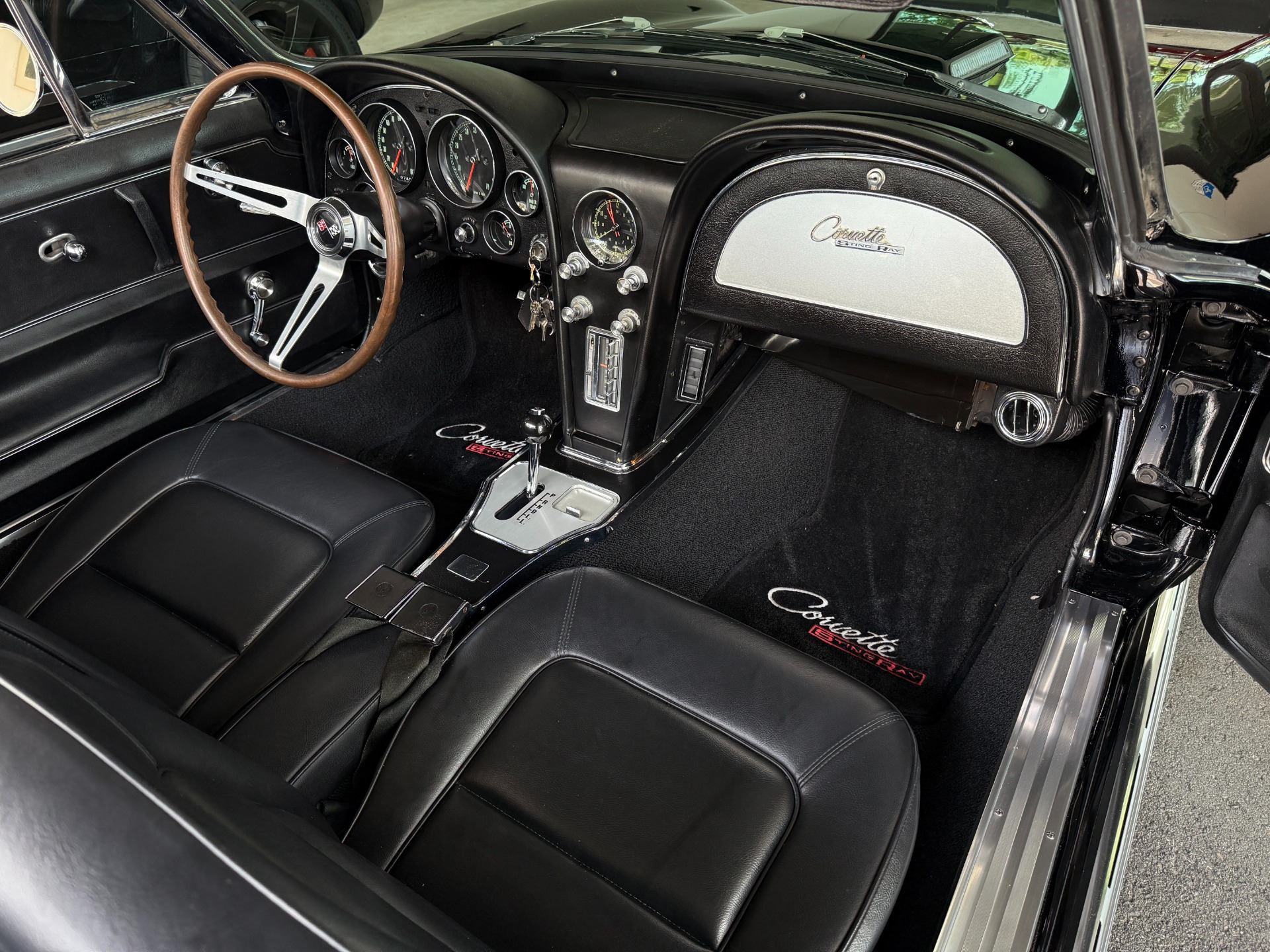 Used-1965-Chevrolet-Corvette-Sting-Ray