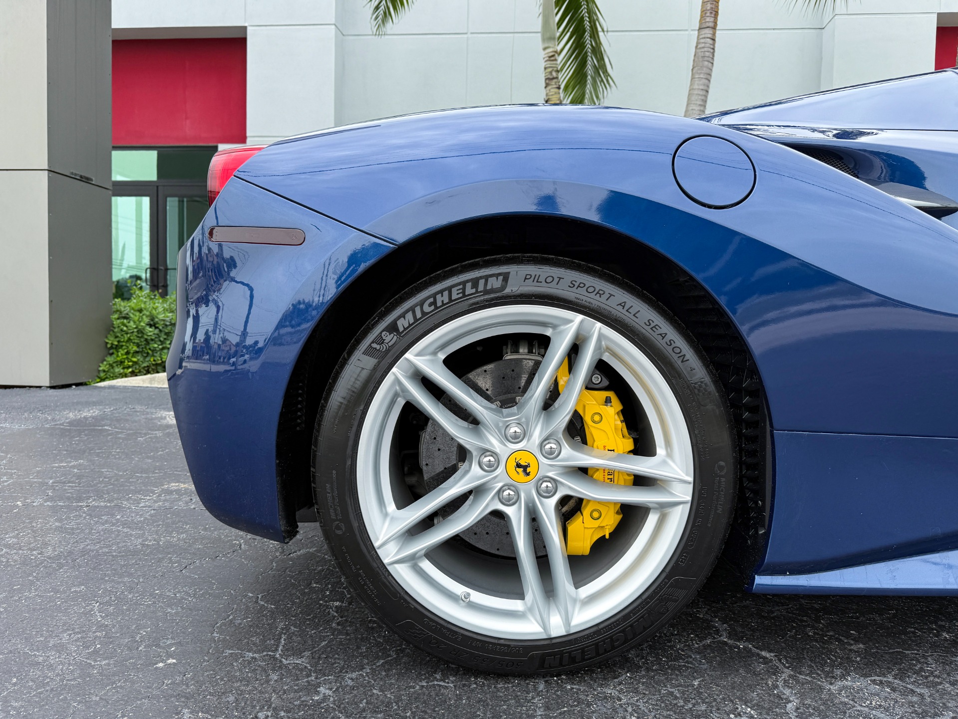 Used-2018-Ferrari-488-Spider