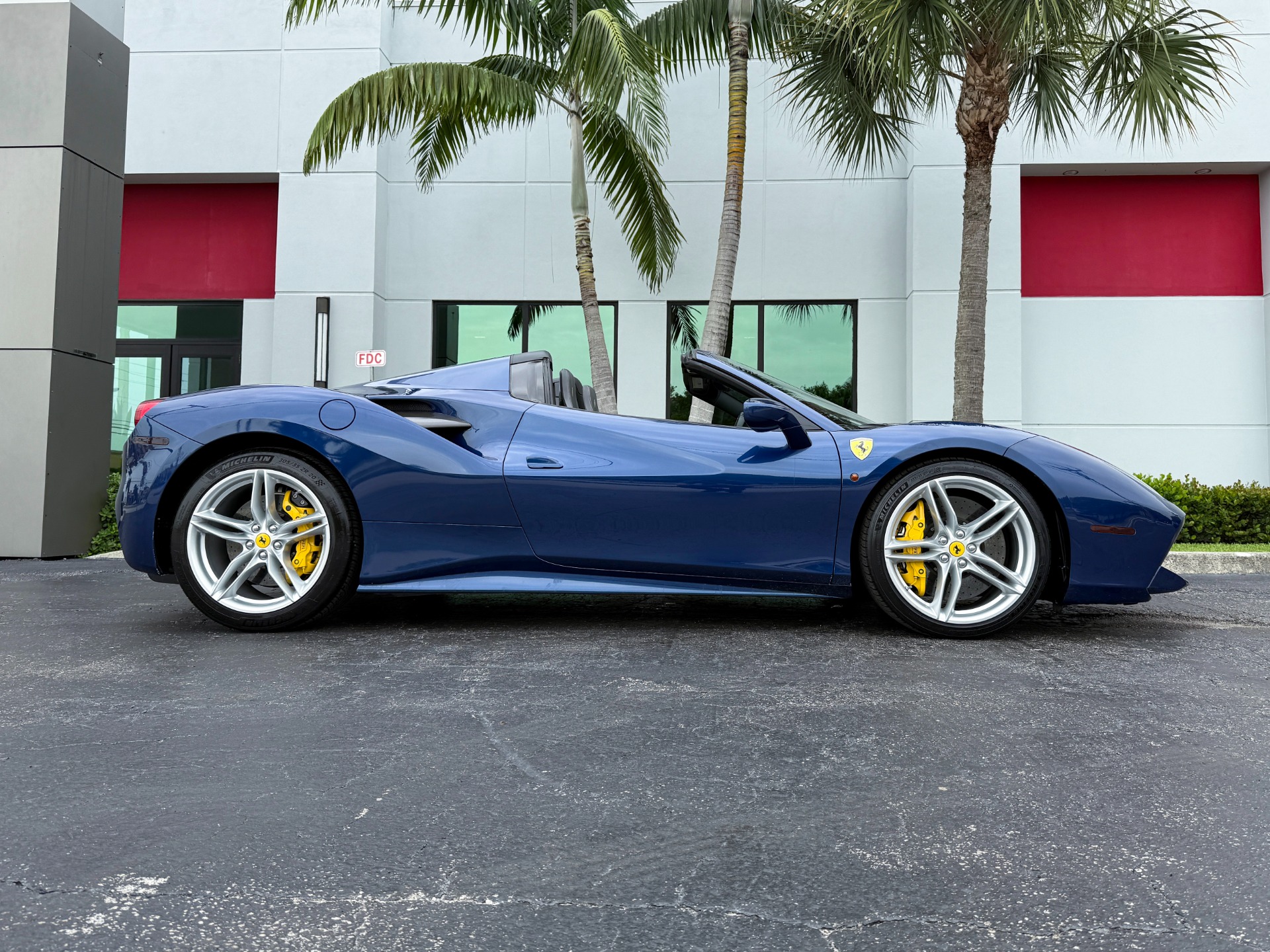 Used-2018-Ferrari-488-Spider
