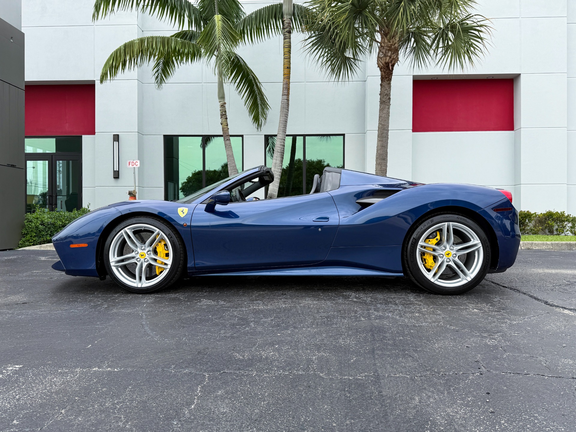 Used-2018-Ferrari-488-Spider