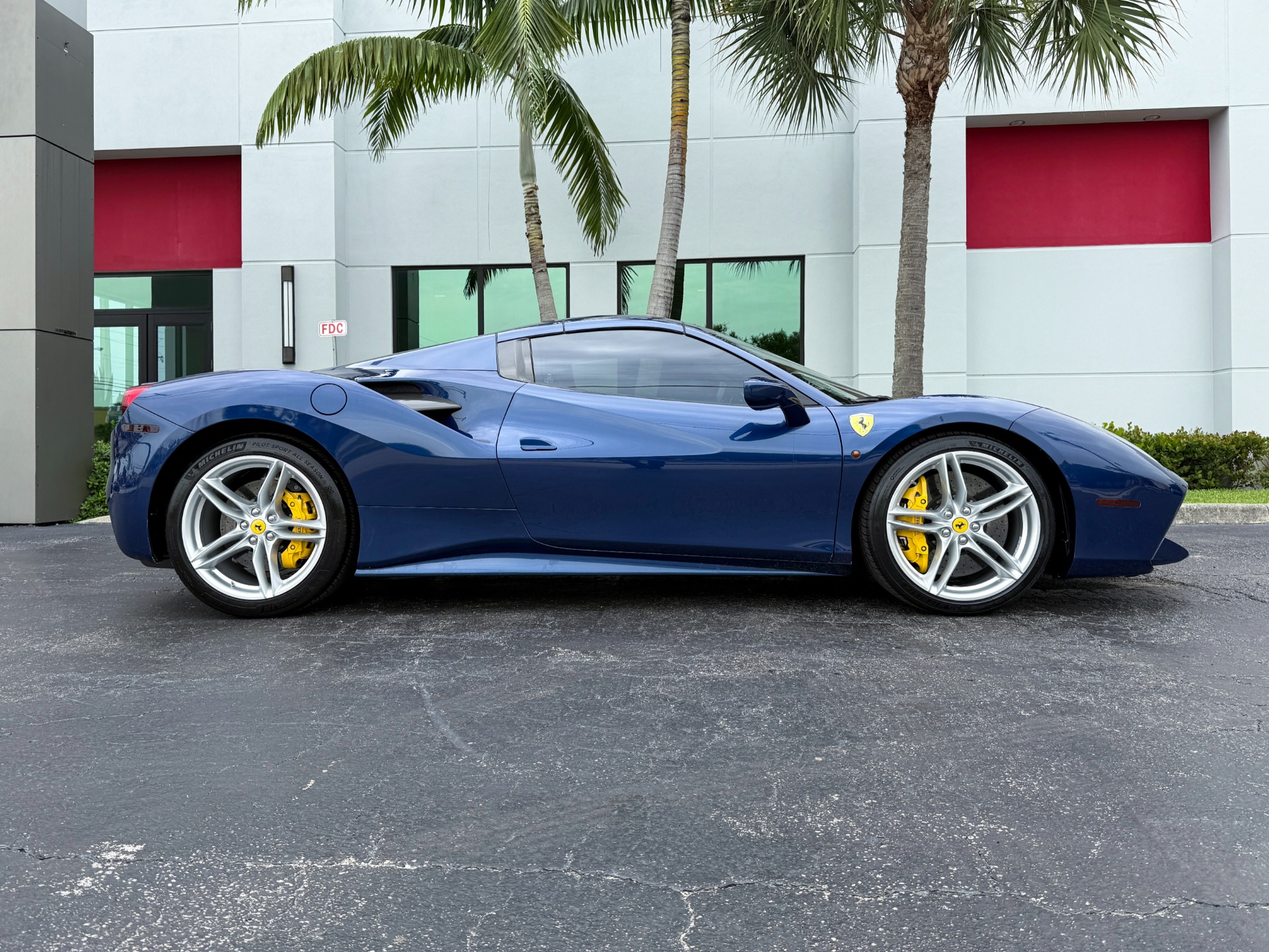 Used-2018-Ferrari-488-Spider