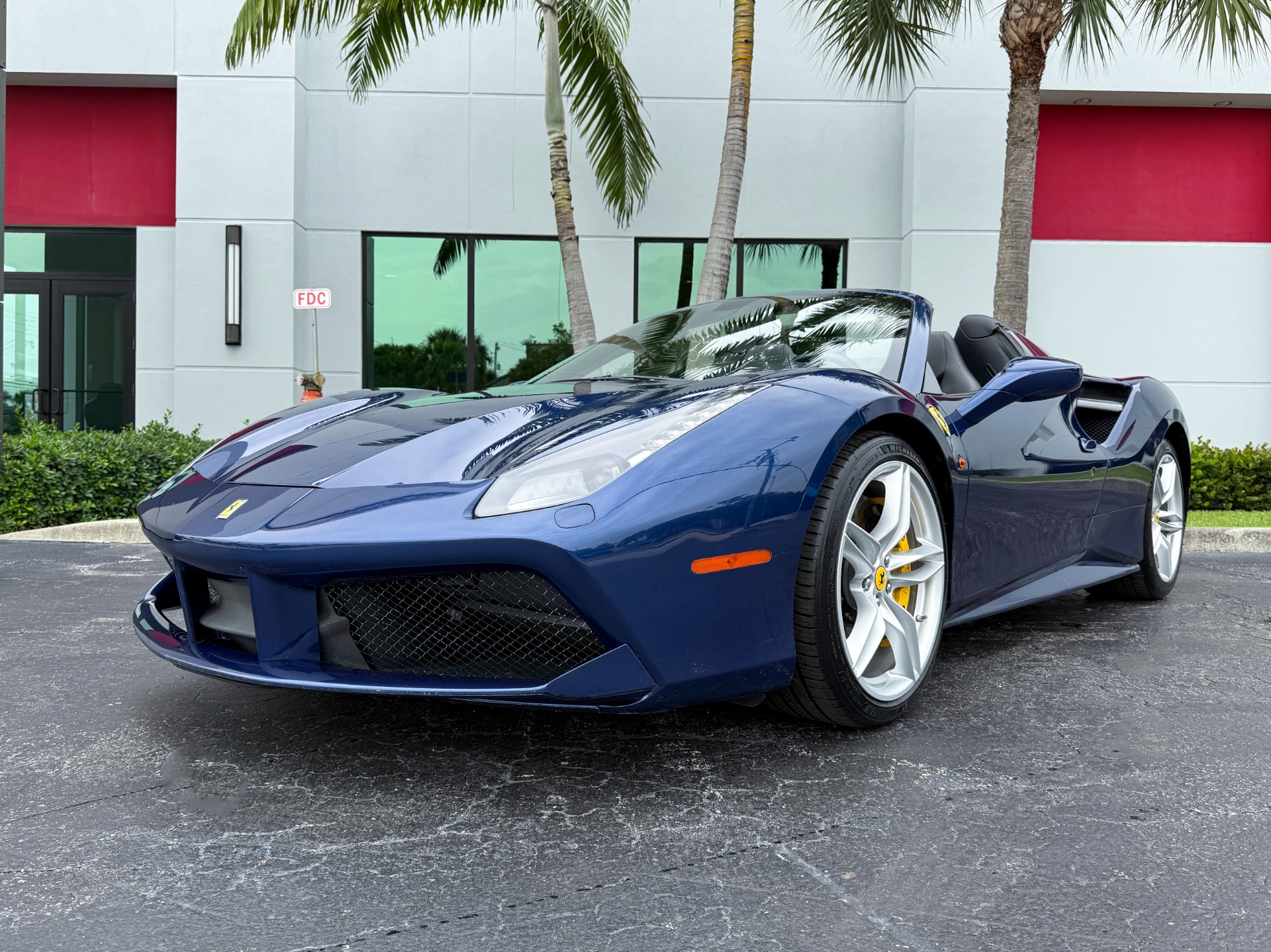 Used-2018-Ferrari-488-Spider