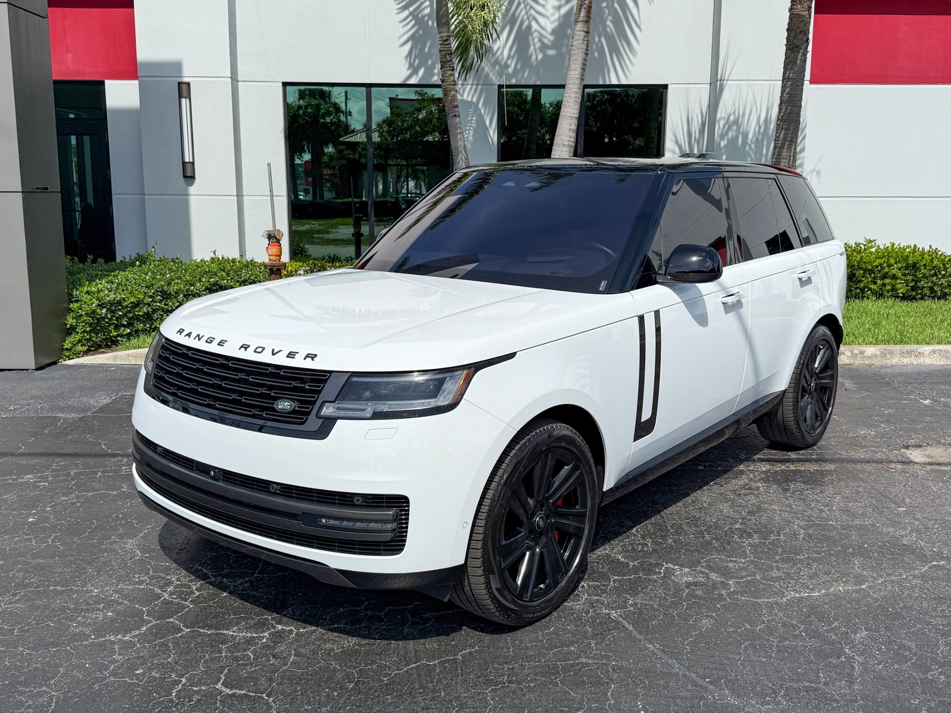 Used-2023-Land-Rover-Range-Rover-P530-SE
