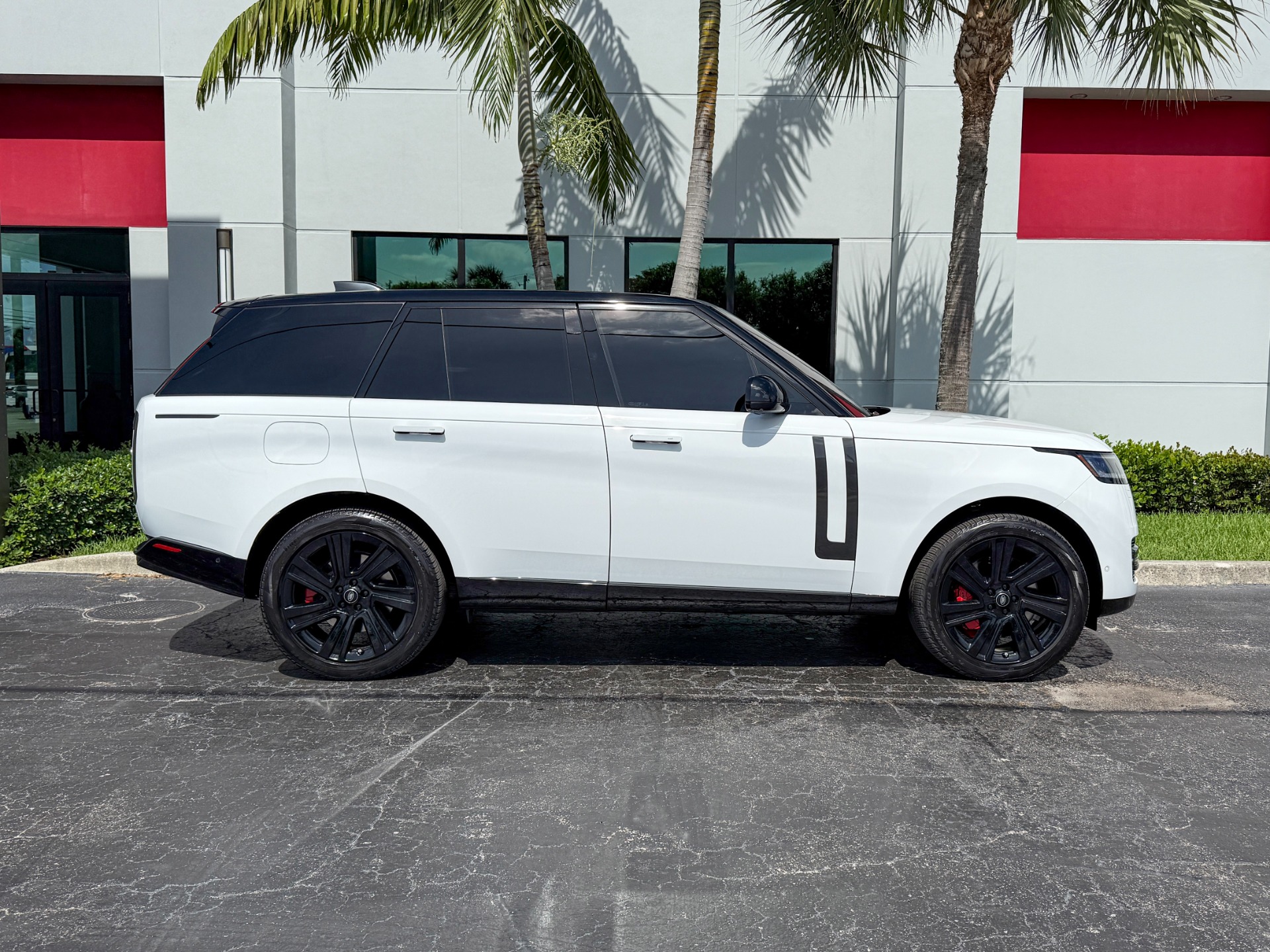 Used-2023-Land-Rover-Range-Rover-P530-SE
