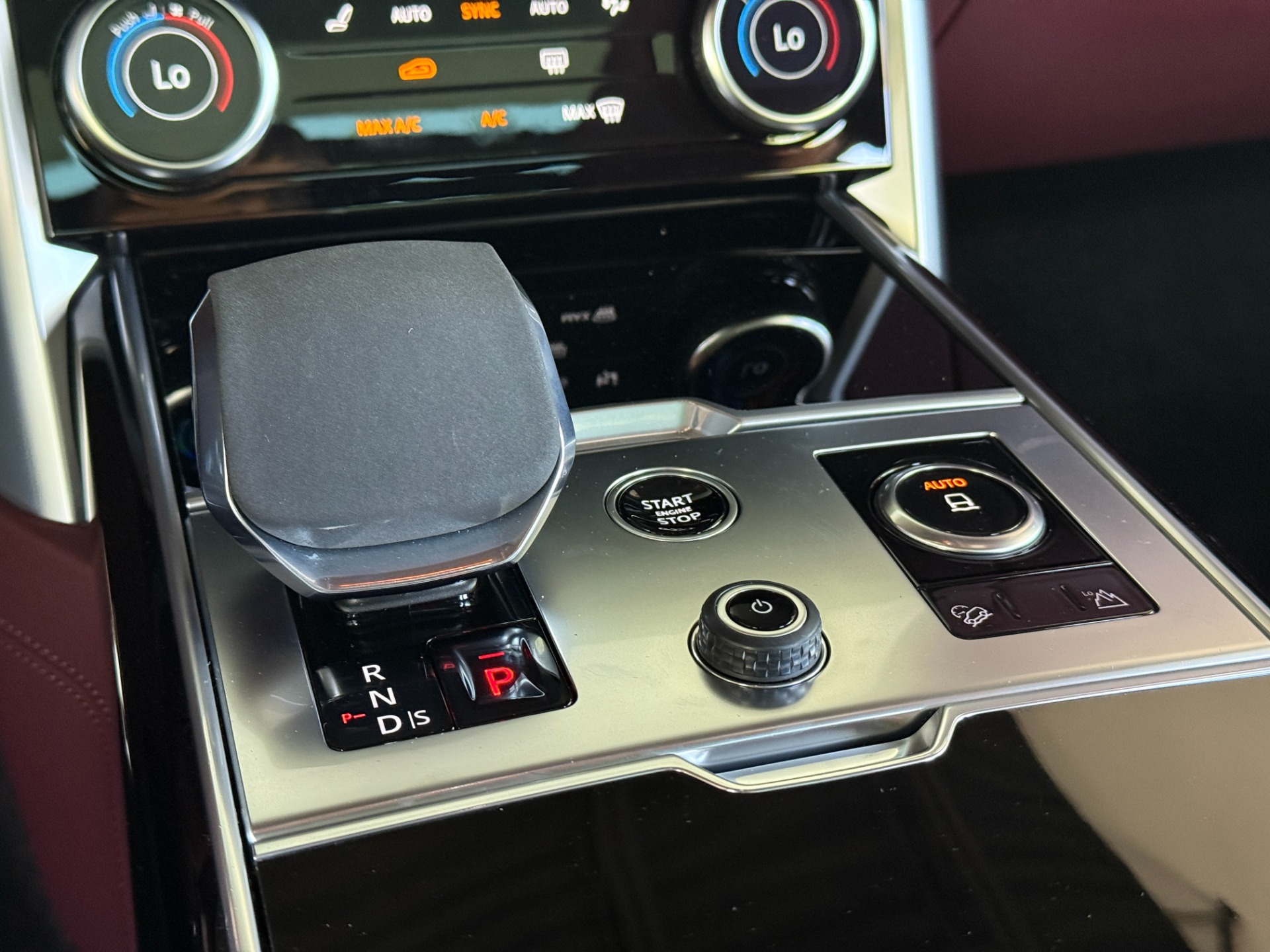 Used-2023-Land-Rover-Range-Rover-P530-SE