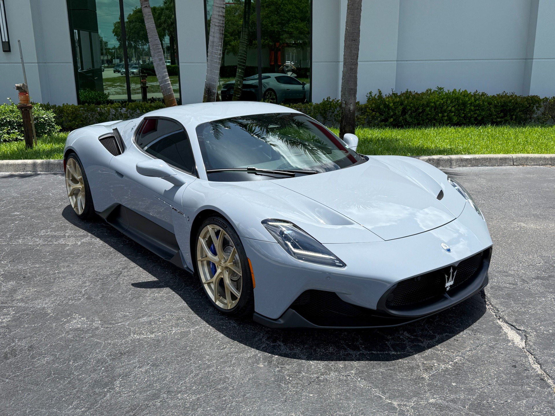 Used-2023-Maserati-MC20