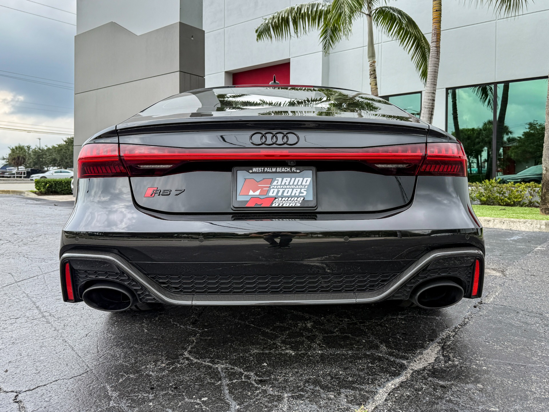 Used-2021-Audi-RS-7-40T-quattro