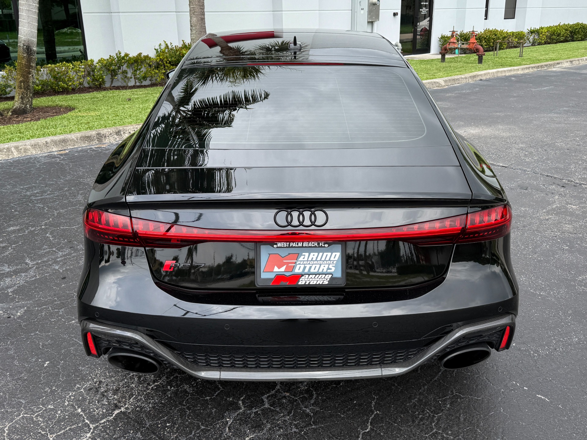 Used-2021-Audi-RS-7-40T-quattro