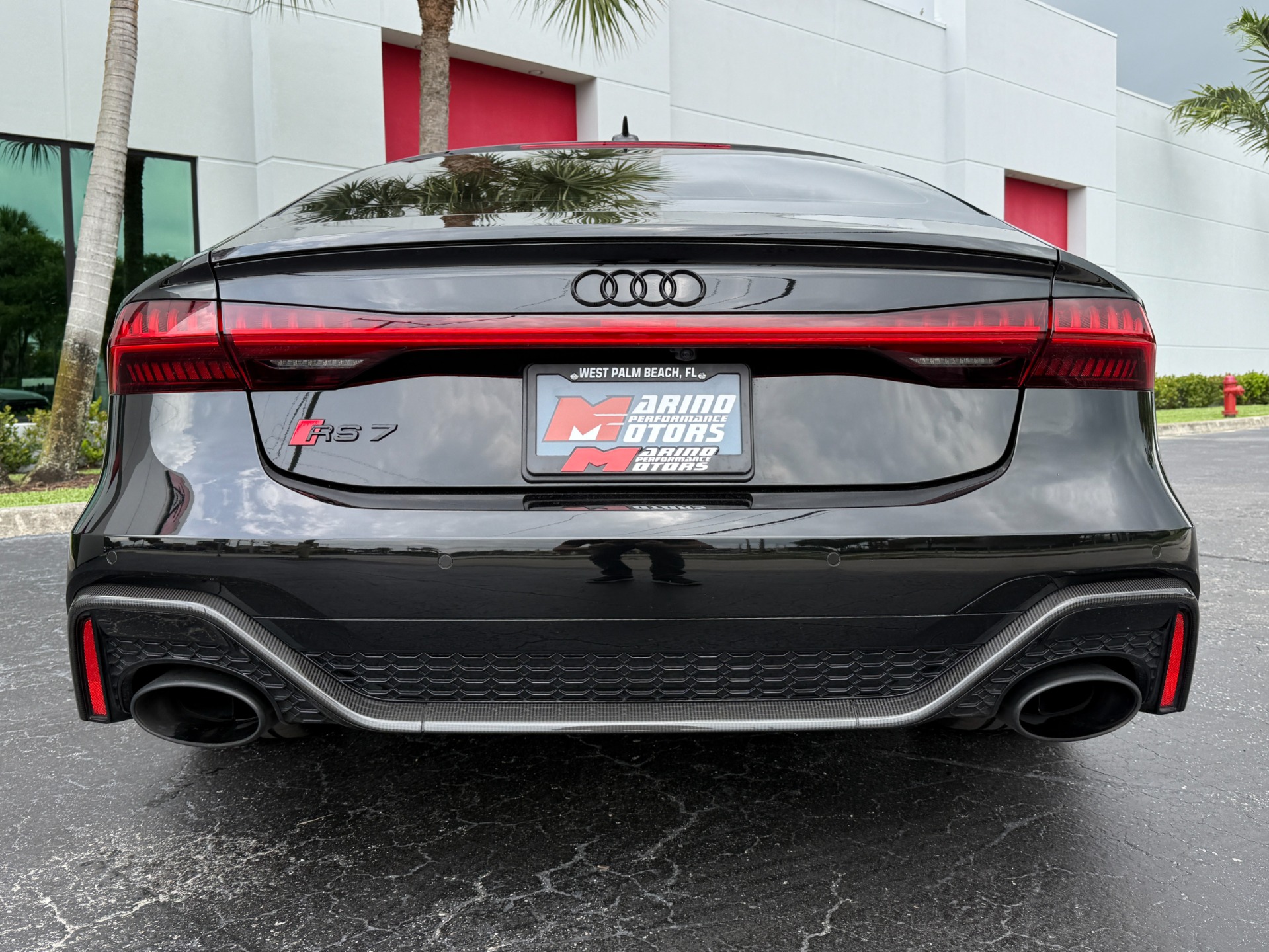 Used-2021-Audi-RS-7-40T-quattro