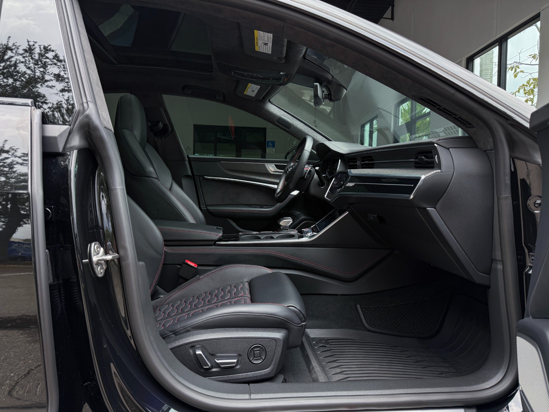 Used-2021-Audi-RS-7-40T-quattro