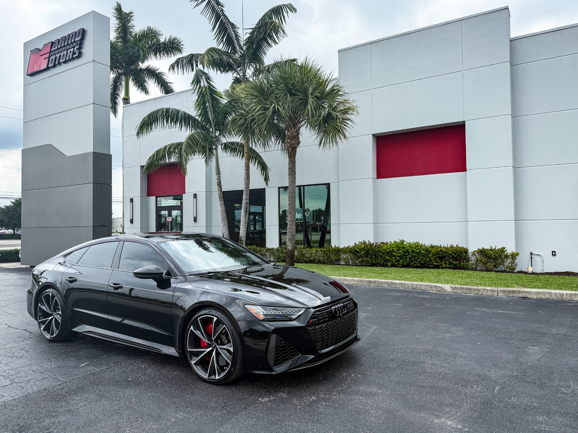Used-2021-Audi-RS-7-40T-quattro