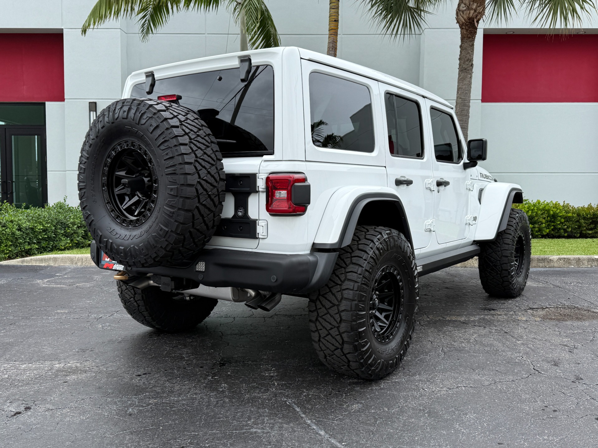 Used-2024-Jeep-Wrangler-Rubicon-392