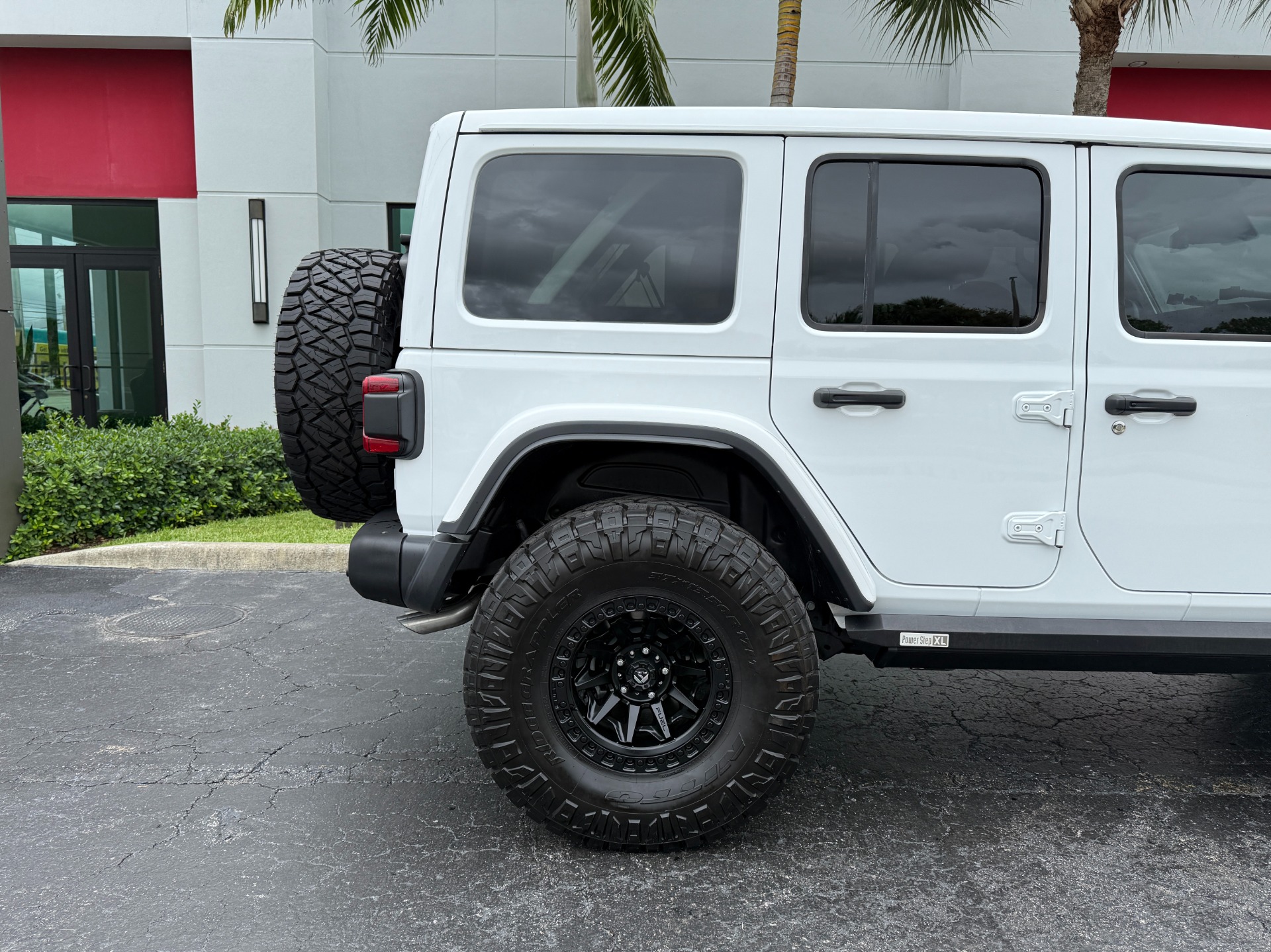 Used-2024-Jeep-Wrangler-Rubicon-392