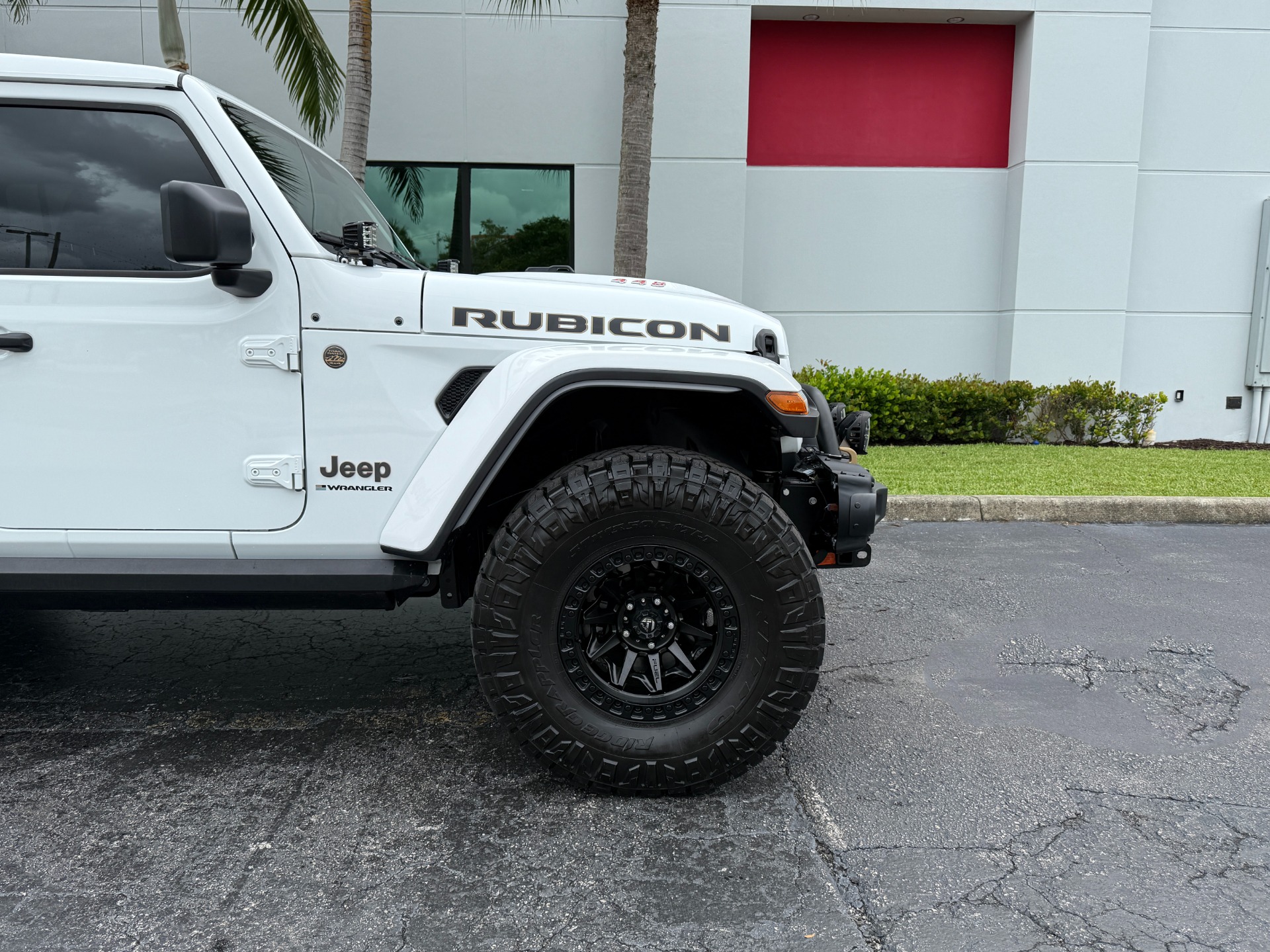 Used-2024-Jeep-Wrangler-Rubicon-392