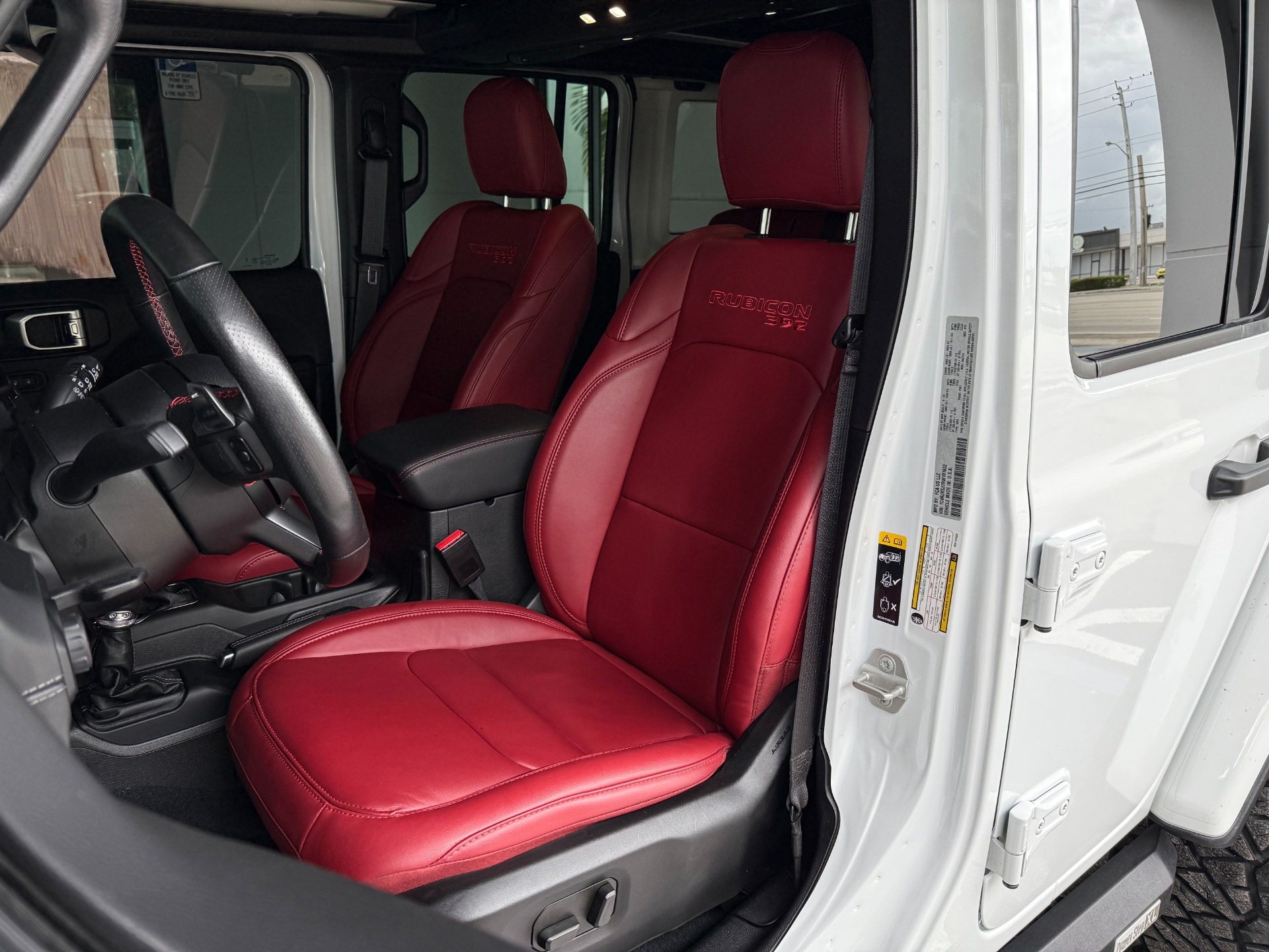 Used-2024-Jeep-Wrangler-Rubicon-392