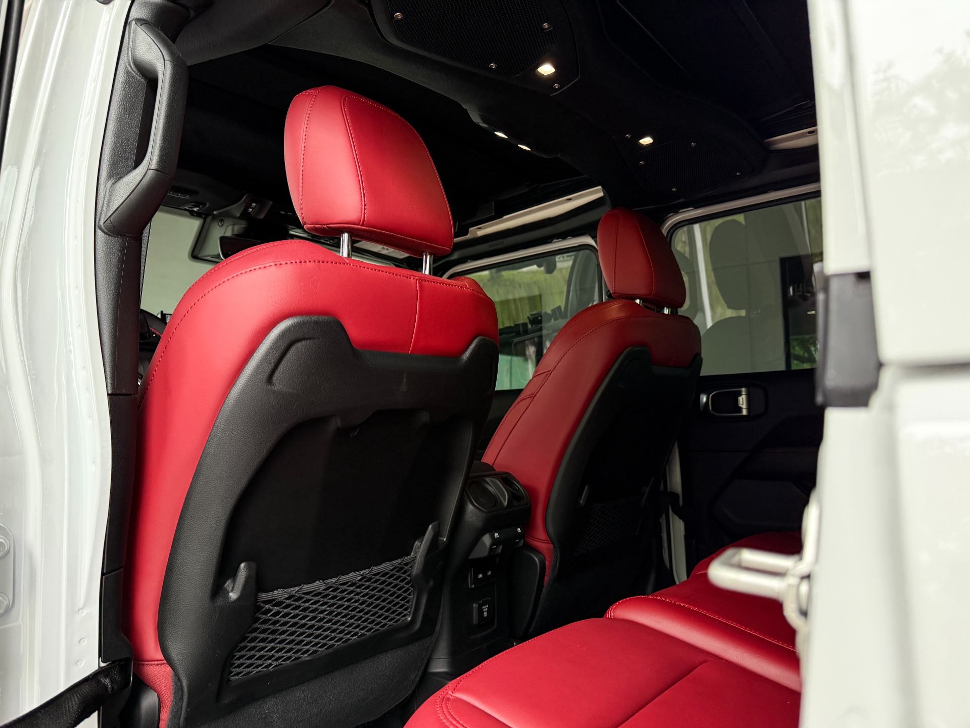 Used-2024-Jeep-Wrangler-Rubicon-392