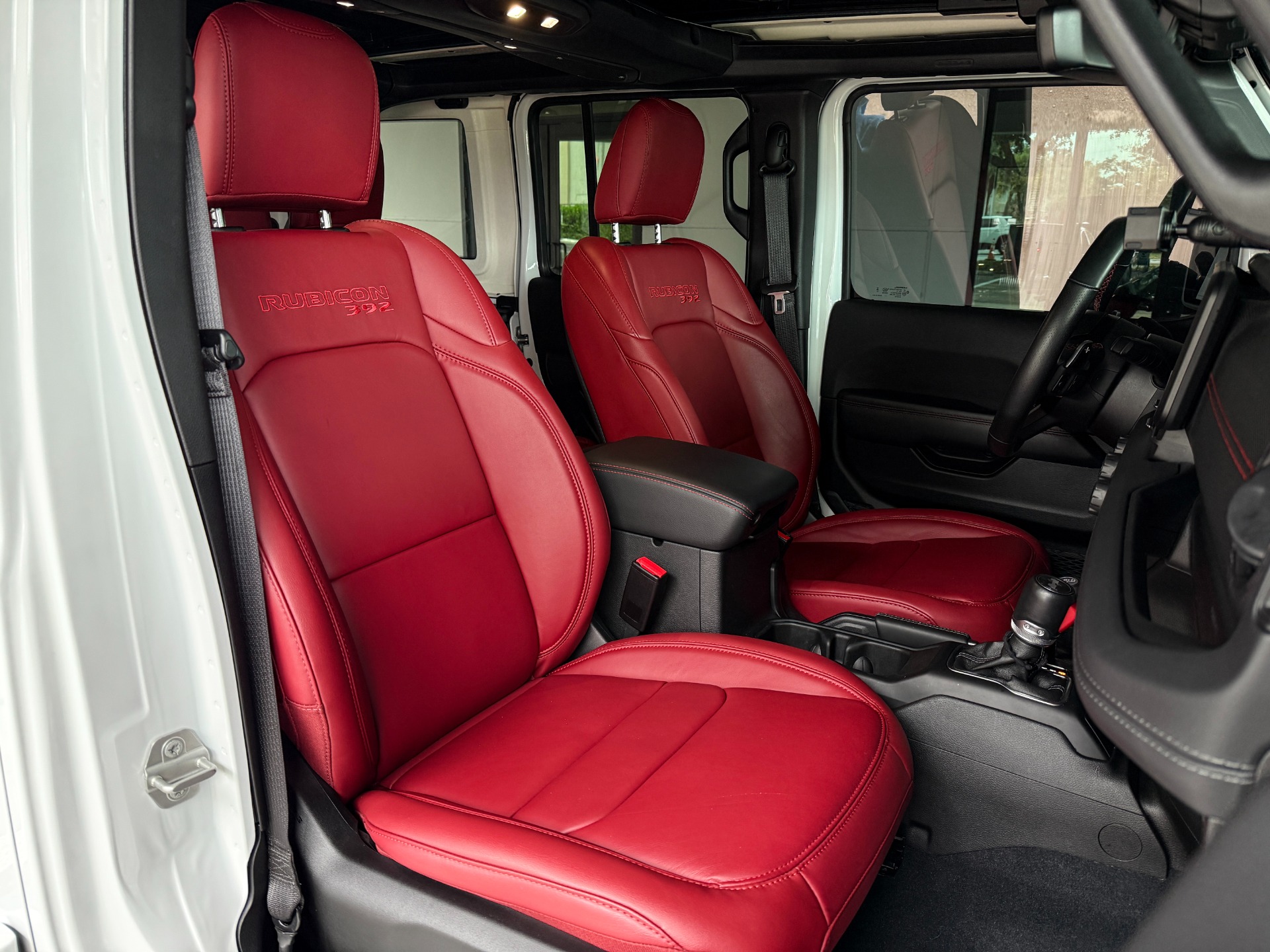 Used-2024-Jeep-Wrangler-Rubicon-392